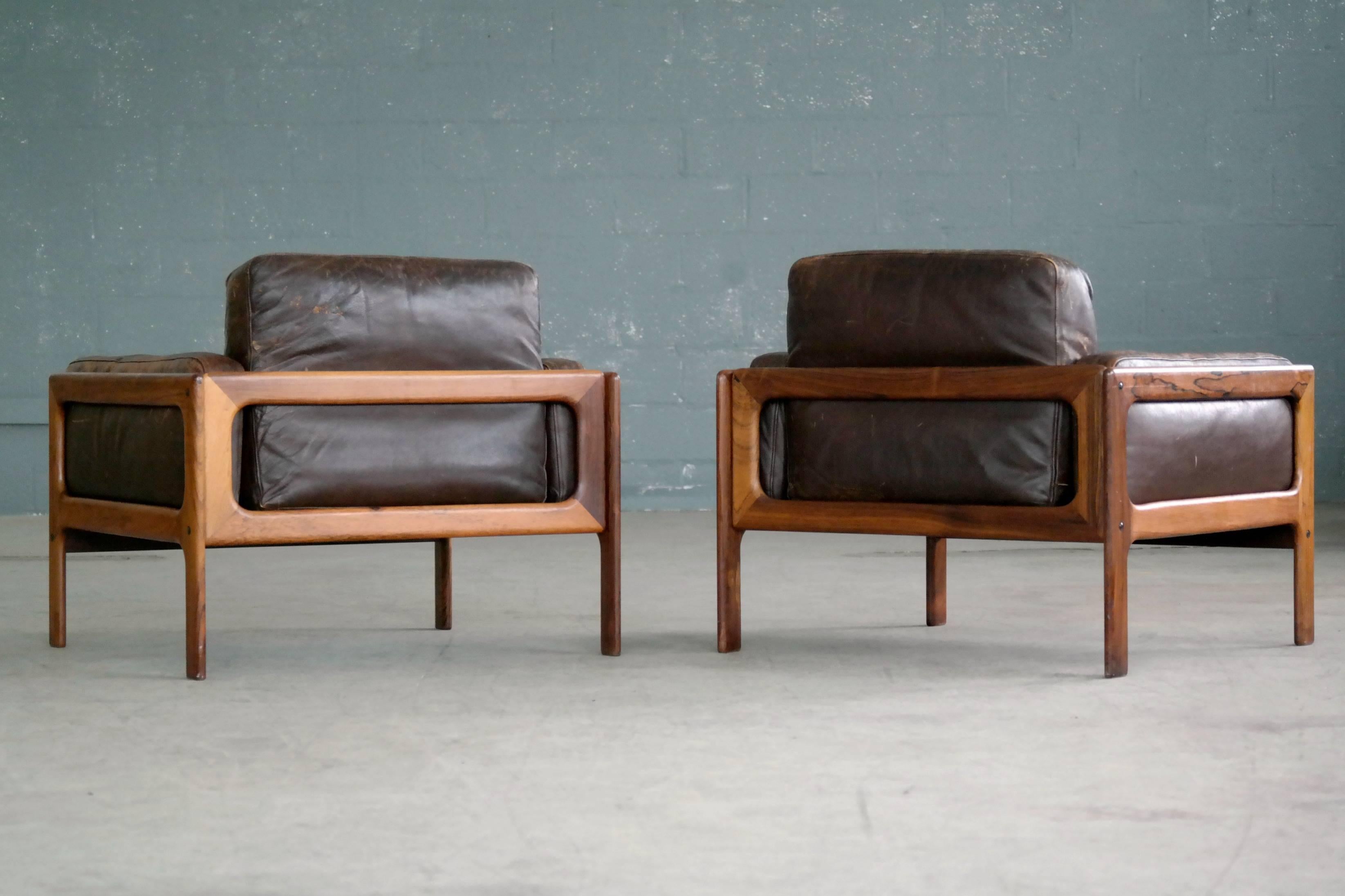 Arne Wahl Iversen Pair of Easy Chairs in Rosewood and Leather for Komfort Mobler In Good Condition In Bridgeport, CT