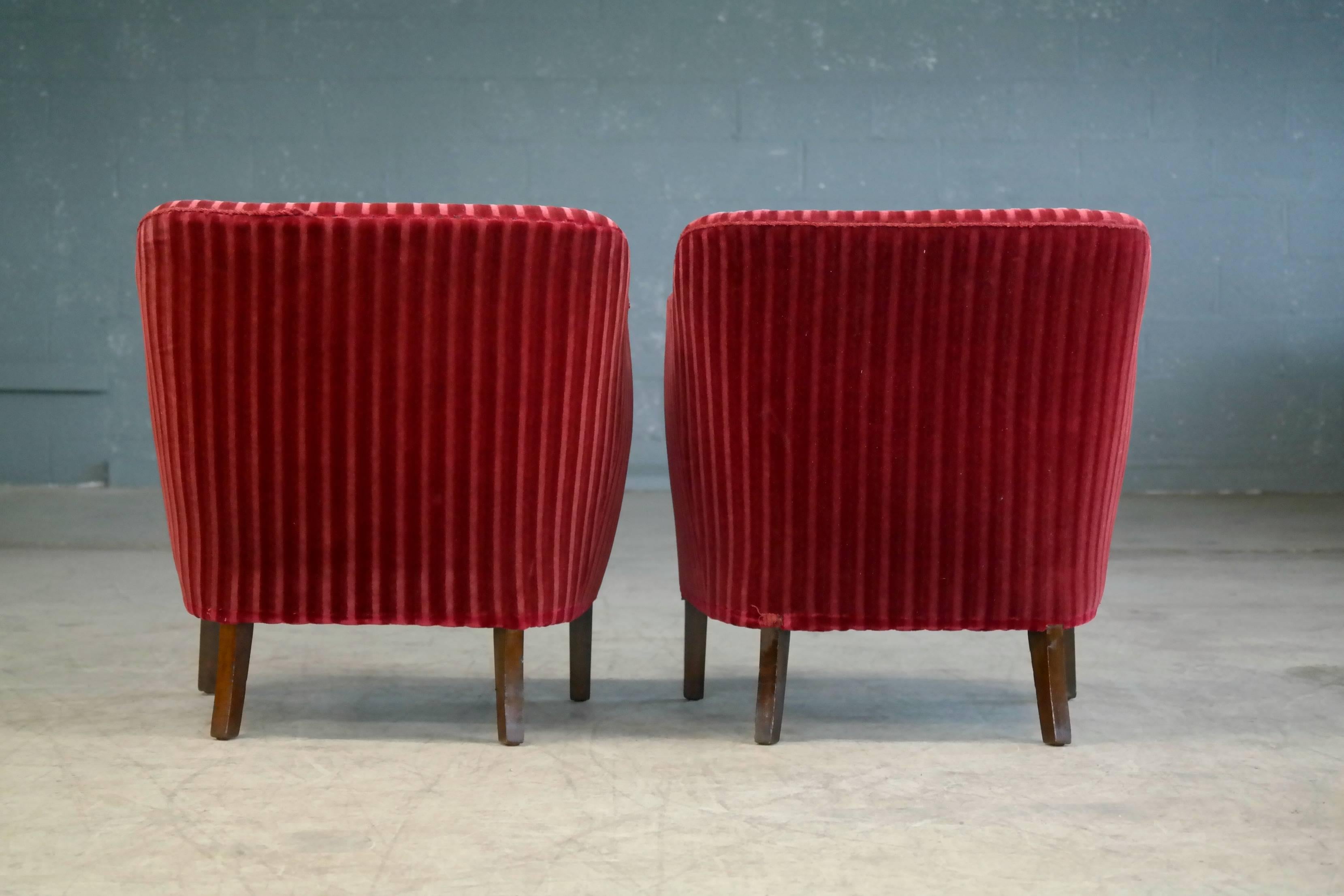 Pair of Frits Henningsen Style Danish 1940s Lounge Chairs in Velvet 4