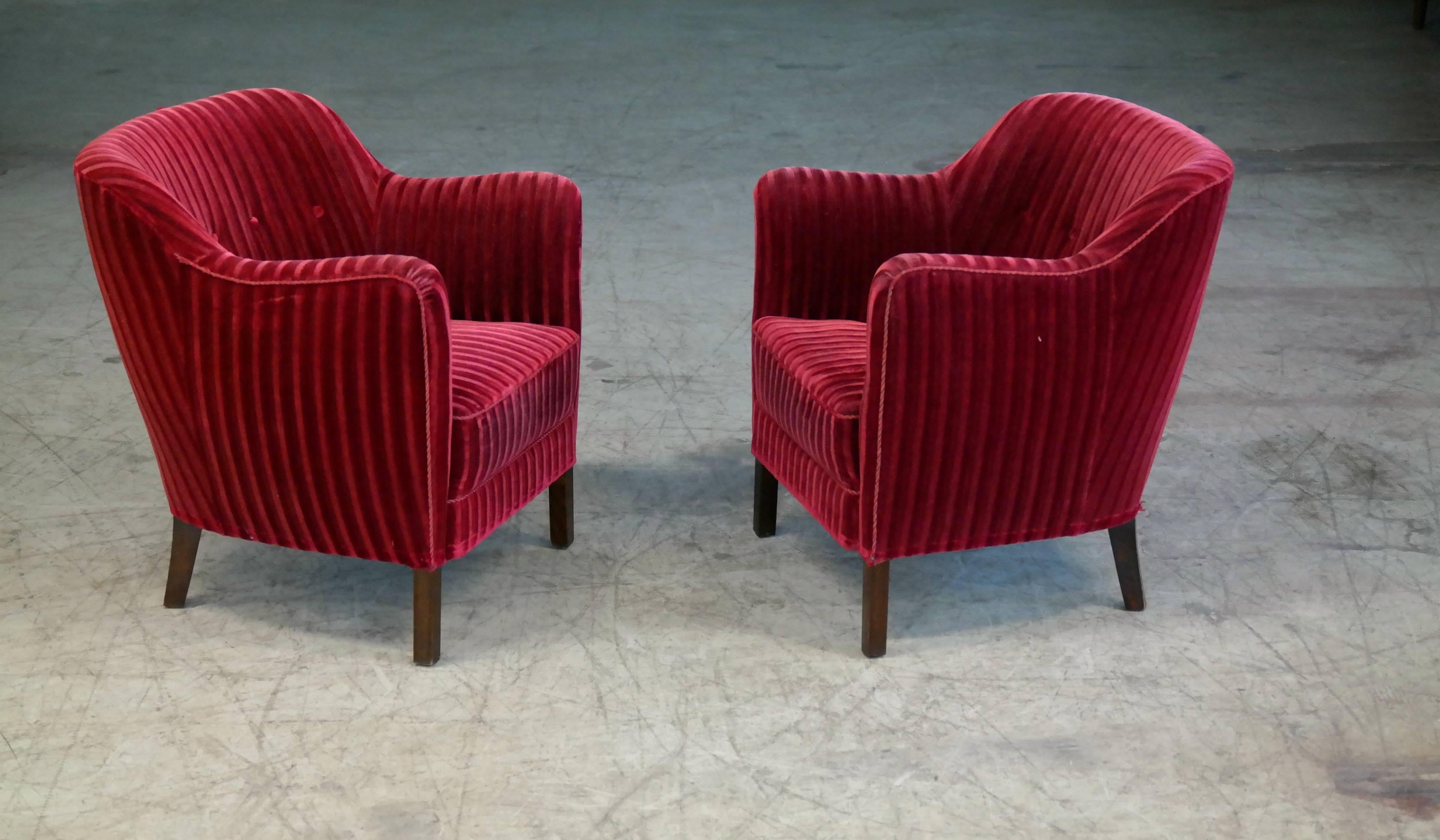 Pair of Frits Henningsen Style Danish 1940s Lounge Chairs in Velvet 1