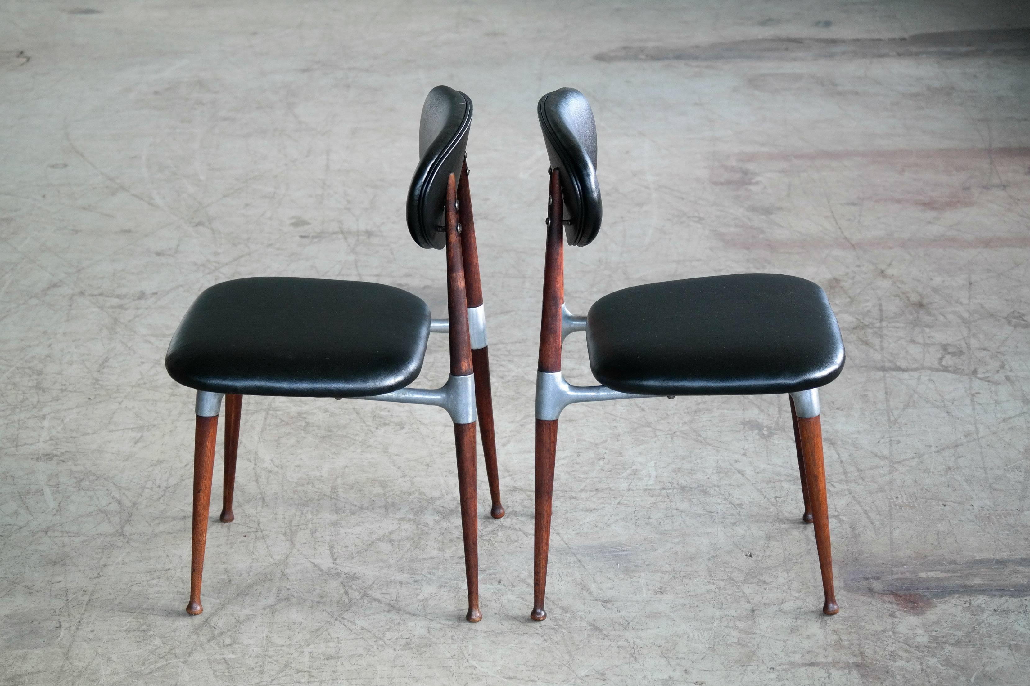 Dan Johnson Four Dining Chairs in Walnut and Aluminum for Shelby Williams In Excellent Condition In Bridgeport, CT