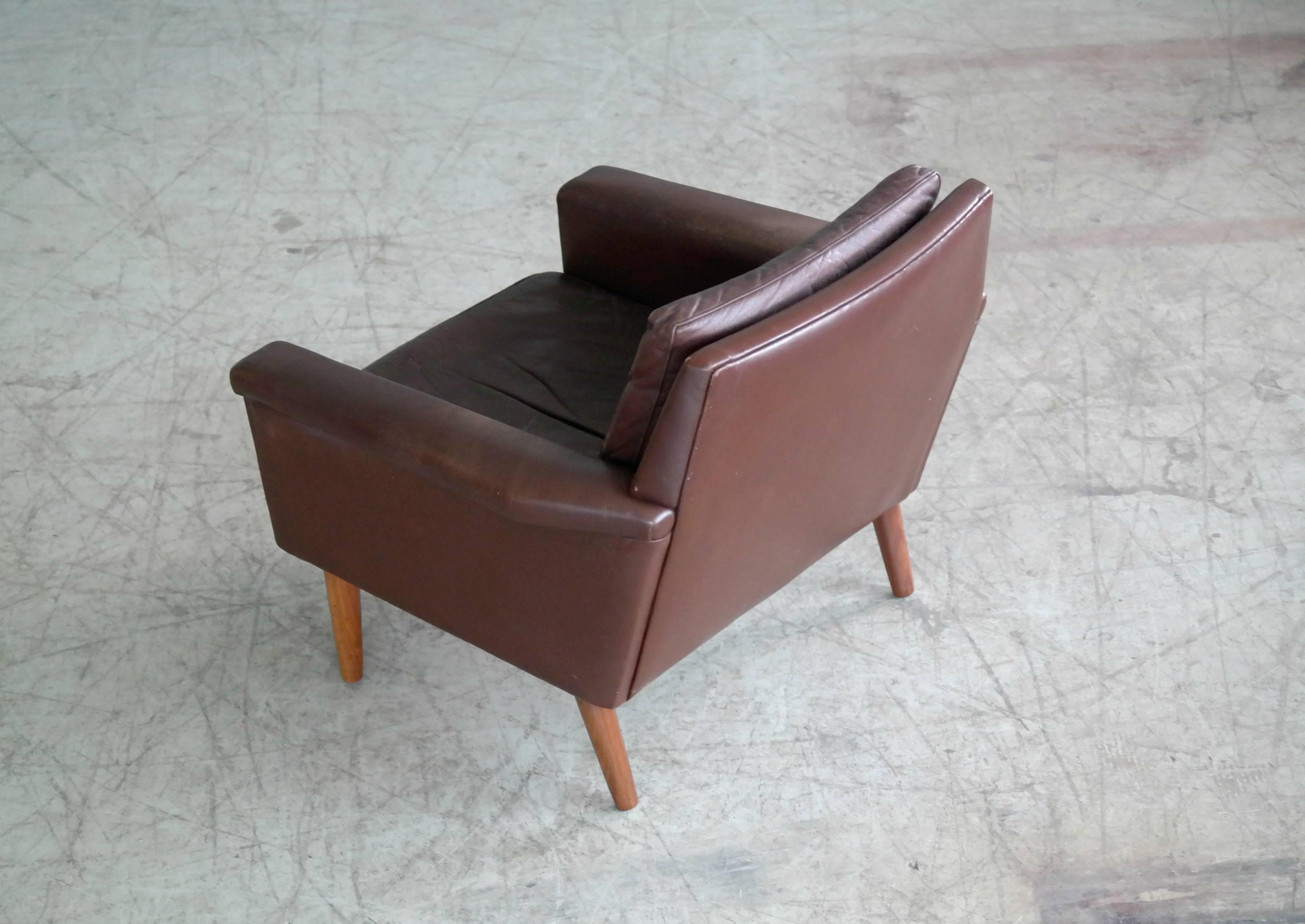 Mid-20th Century Georg Thams Classic Easy Chair in Chestnut Colored Leather, 1960s