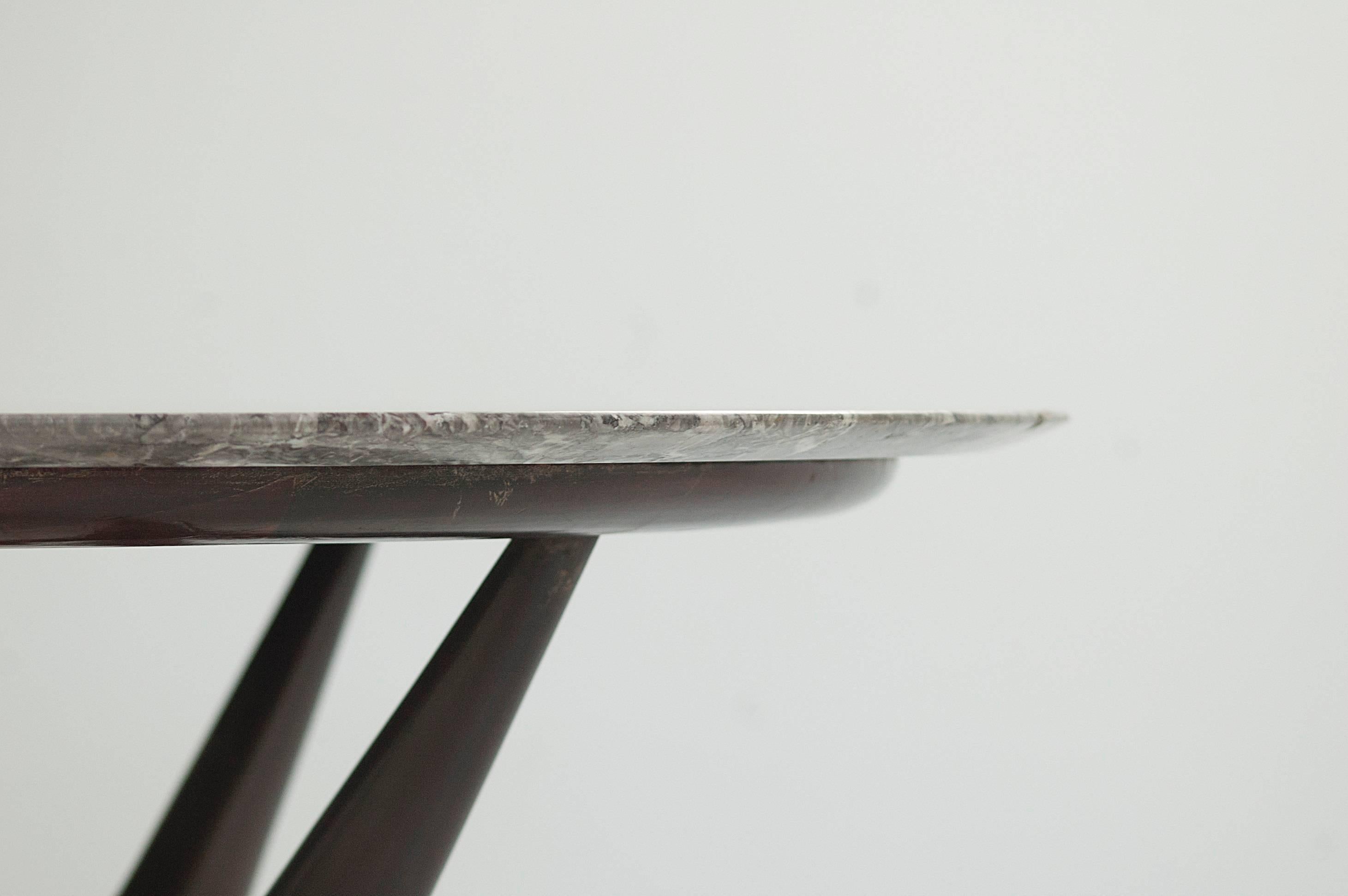 Mid-Century Modern 20th Century Italian Marble and wood Circular Dining Table For Sale