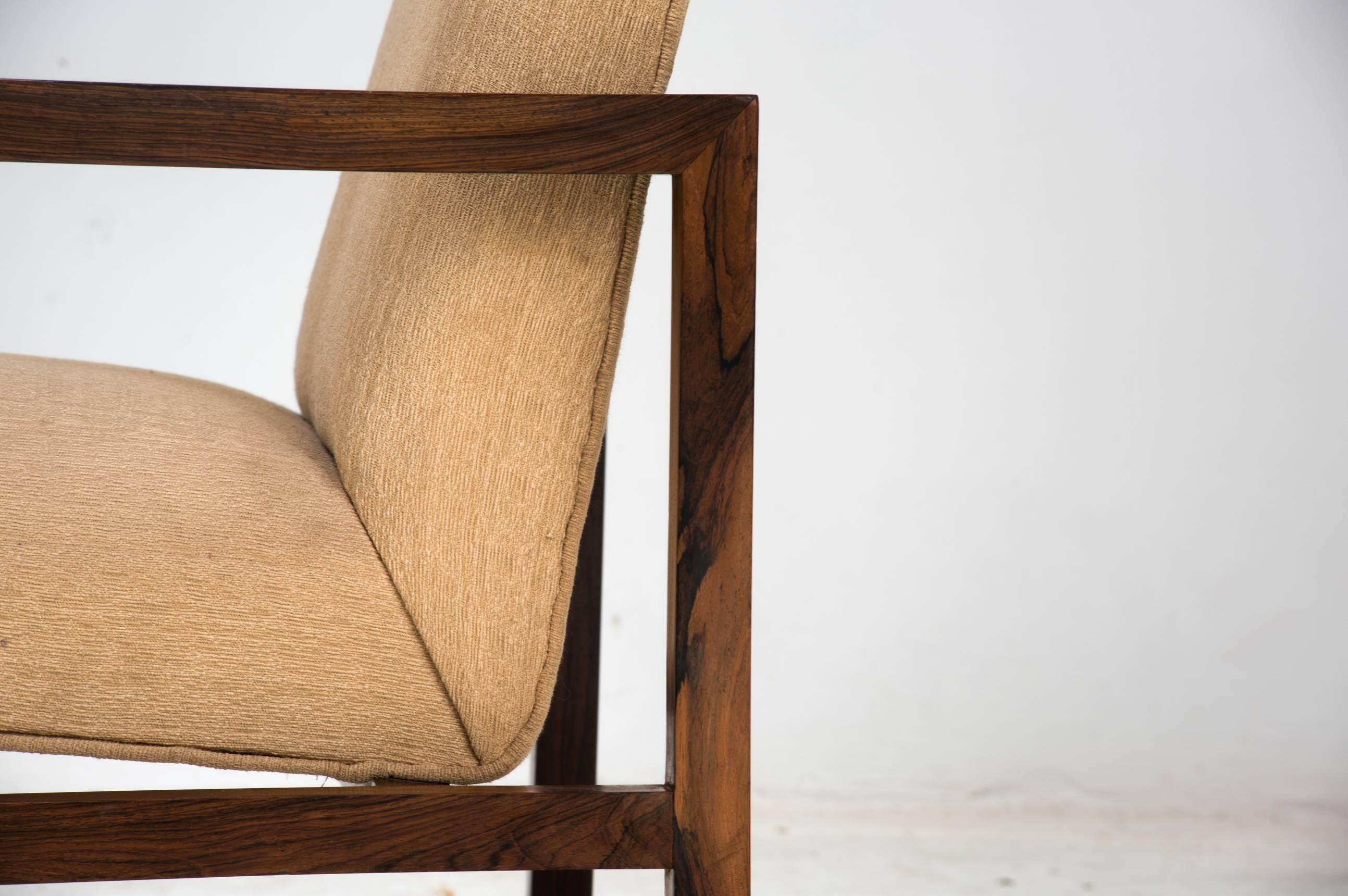 Mid-Century Modern Branco e Preto Pair of  Modern Brazilian Armchairs solid jacaranda wood, fabric For Sale