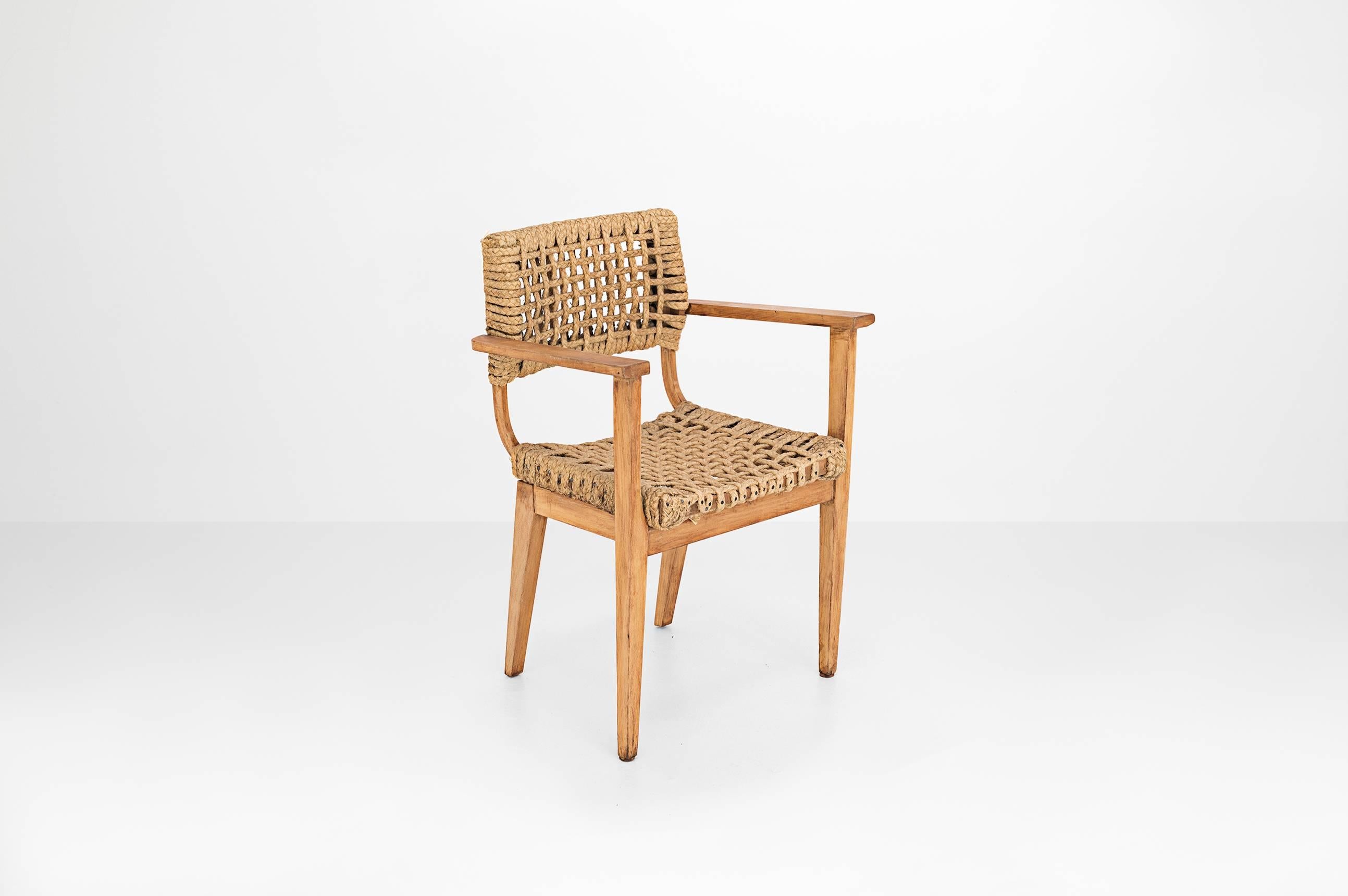 Adrian & Frida Audoux-Minet

Dining chair
Manufactured by Vibo Vesoul
Marseille, France 1960
Rope, wood

Measurements:
75 cm x 51 cm x 75 cm
29.5 in x 20 in x 29.5 H in

Condition:
Perfect condition.