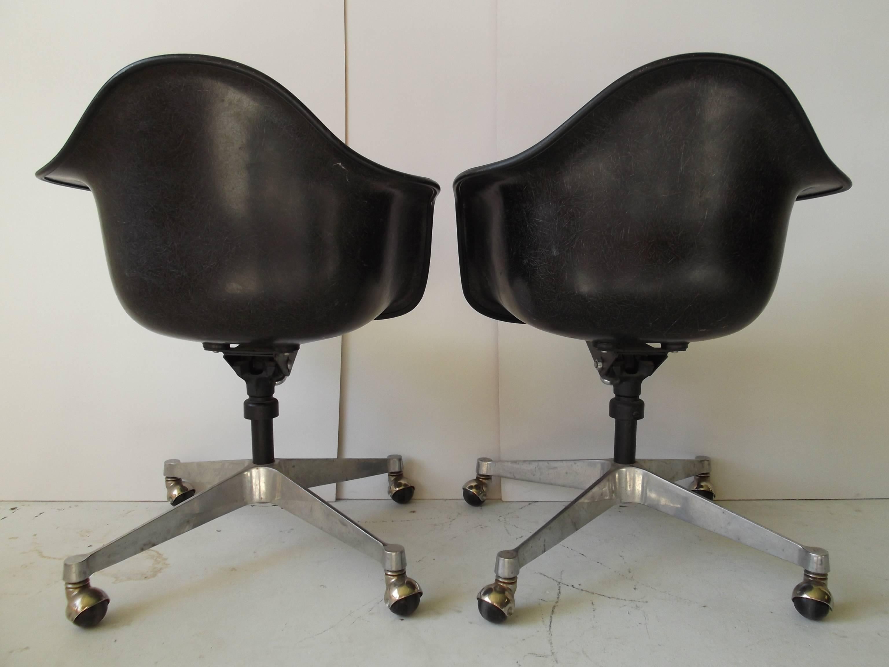 American Pair of 1968 Charles Eames Tilt Swivel Height Adjust Fiberglass Chairs Orig Red