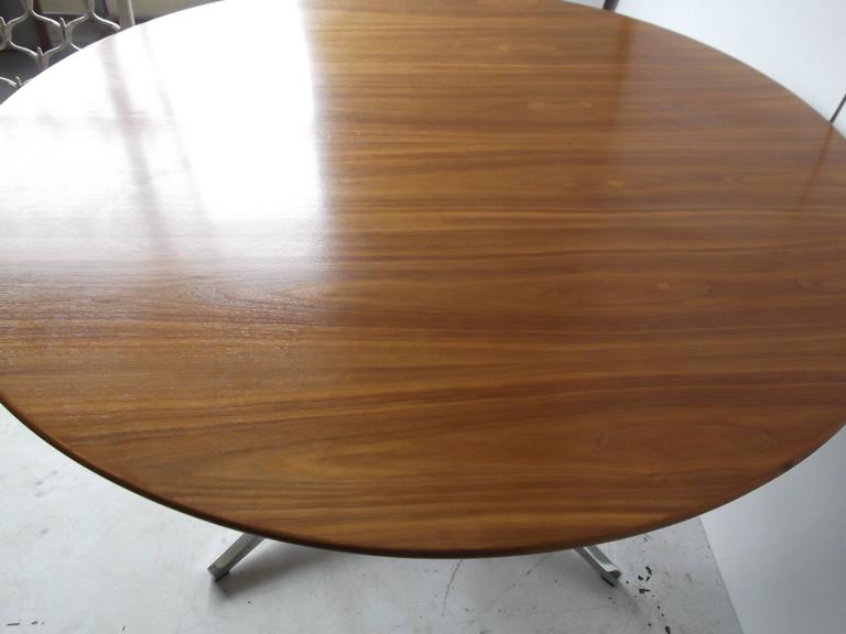 Amazing Walnut Grain Florence Knoll Round Dining Conference Table at ...