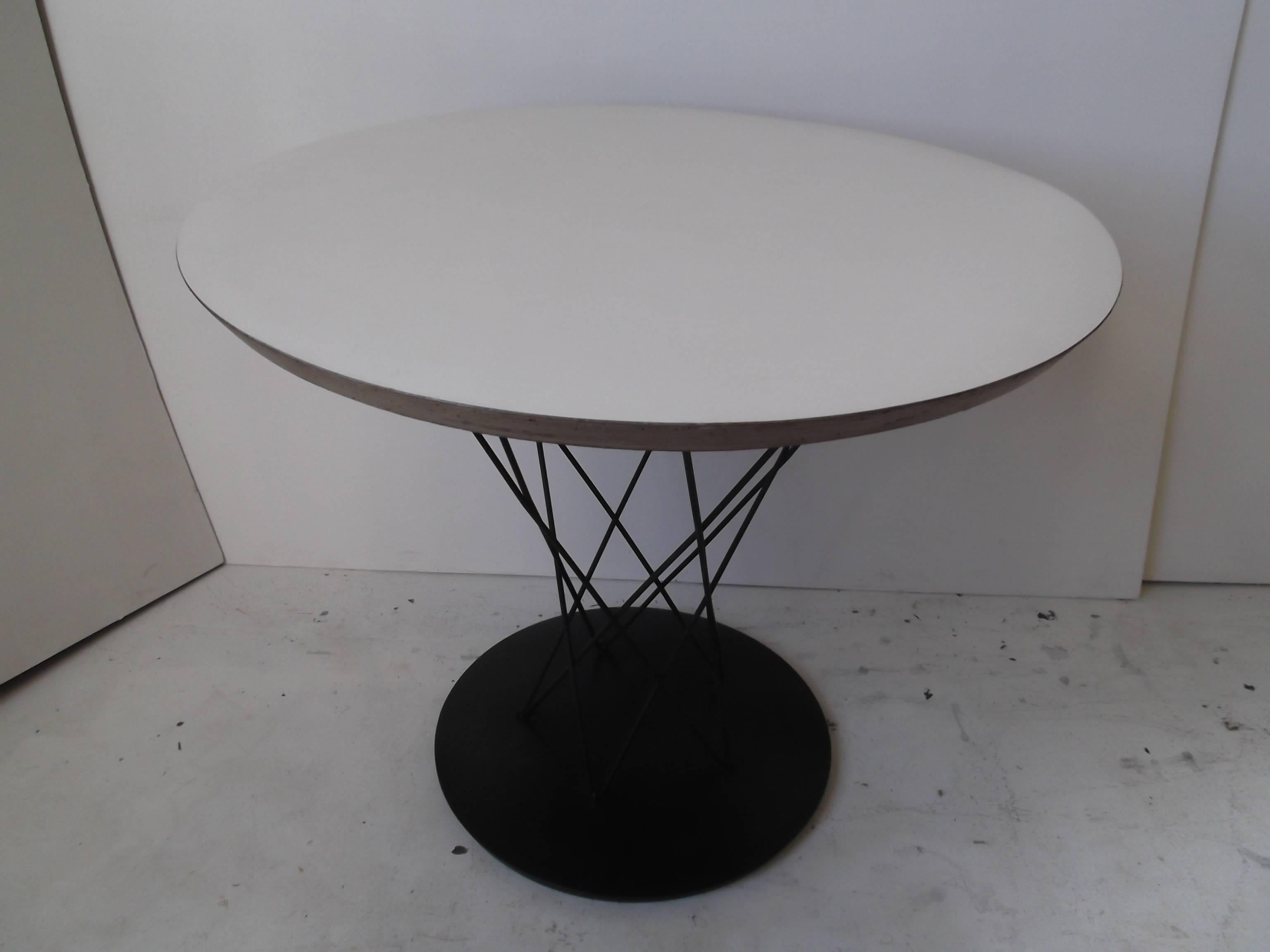 This is a 1950s example of a Child's Cyclone table by Noguchi for Knoll. It is one of the great Mid-Century Modern designs of the 20th century. It was designed as a child's table and looks great with Baby Bertoia chairs, but is generally used as an