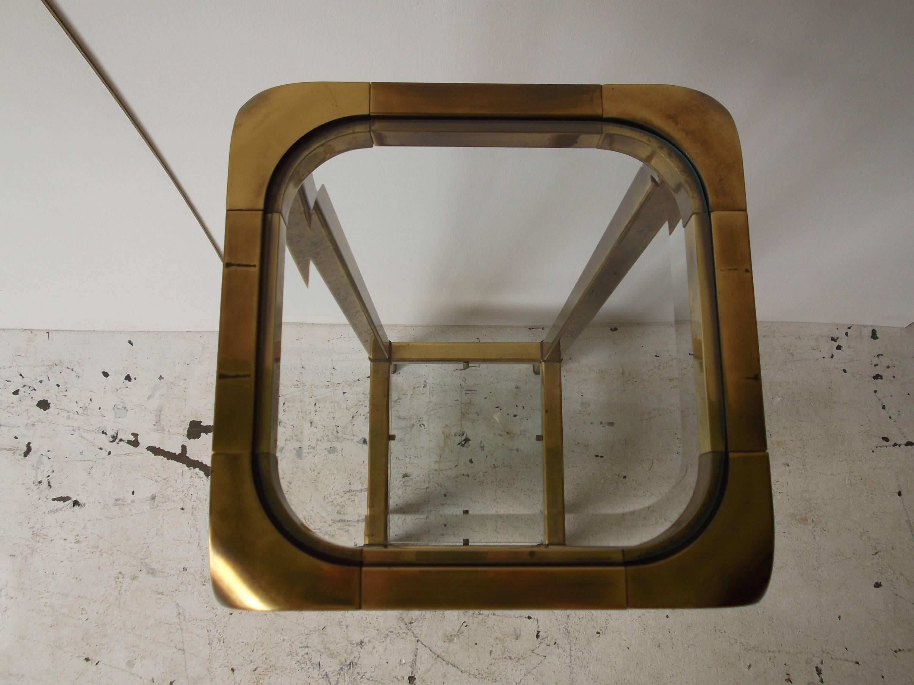 Mastercraft Brass and Glass Pedestal Stand In Good Condition In Tulsa, OK