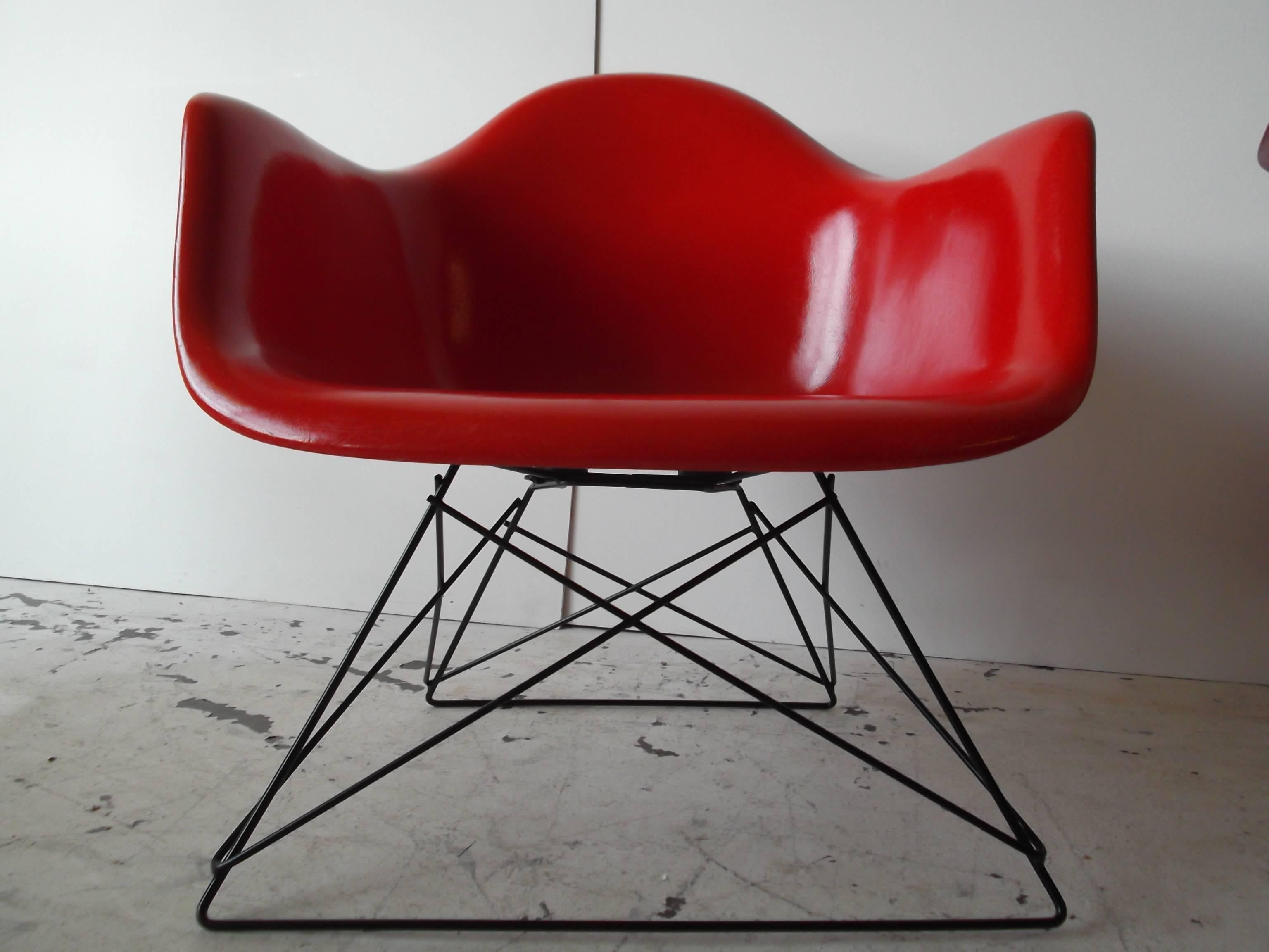 Mid-Century Modern Charles Eames Herman Miller True Red Fiberglass Chairs For Sale