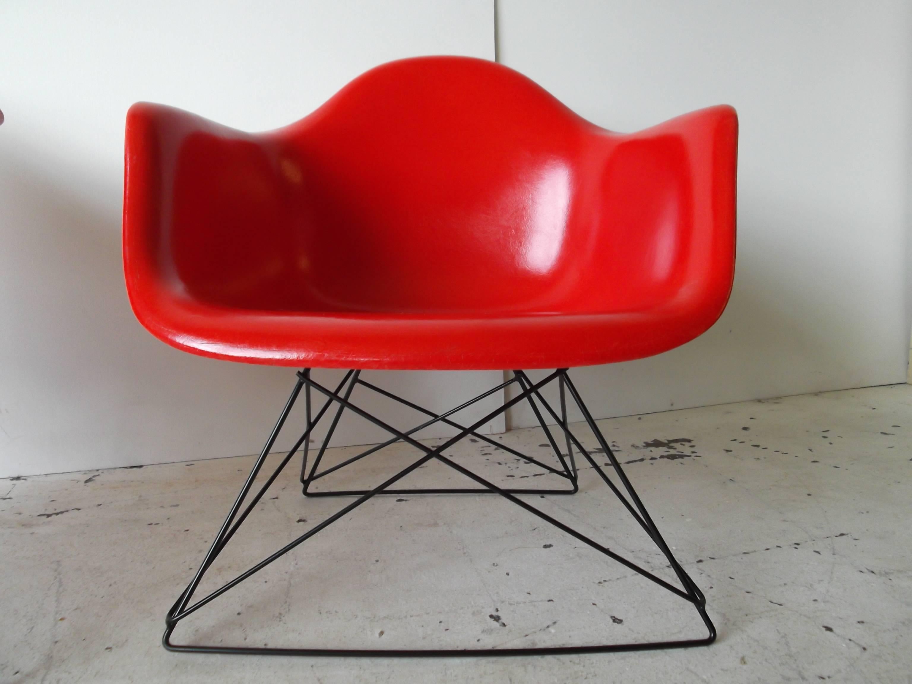 Charles Eames Herman Miller True Red Fiberglass Chairs In Good Condition For Sale In Tulsa, OK