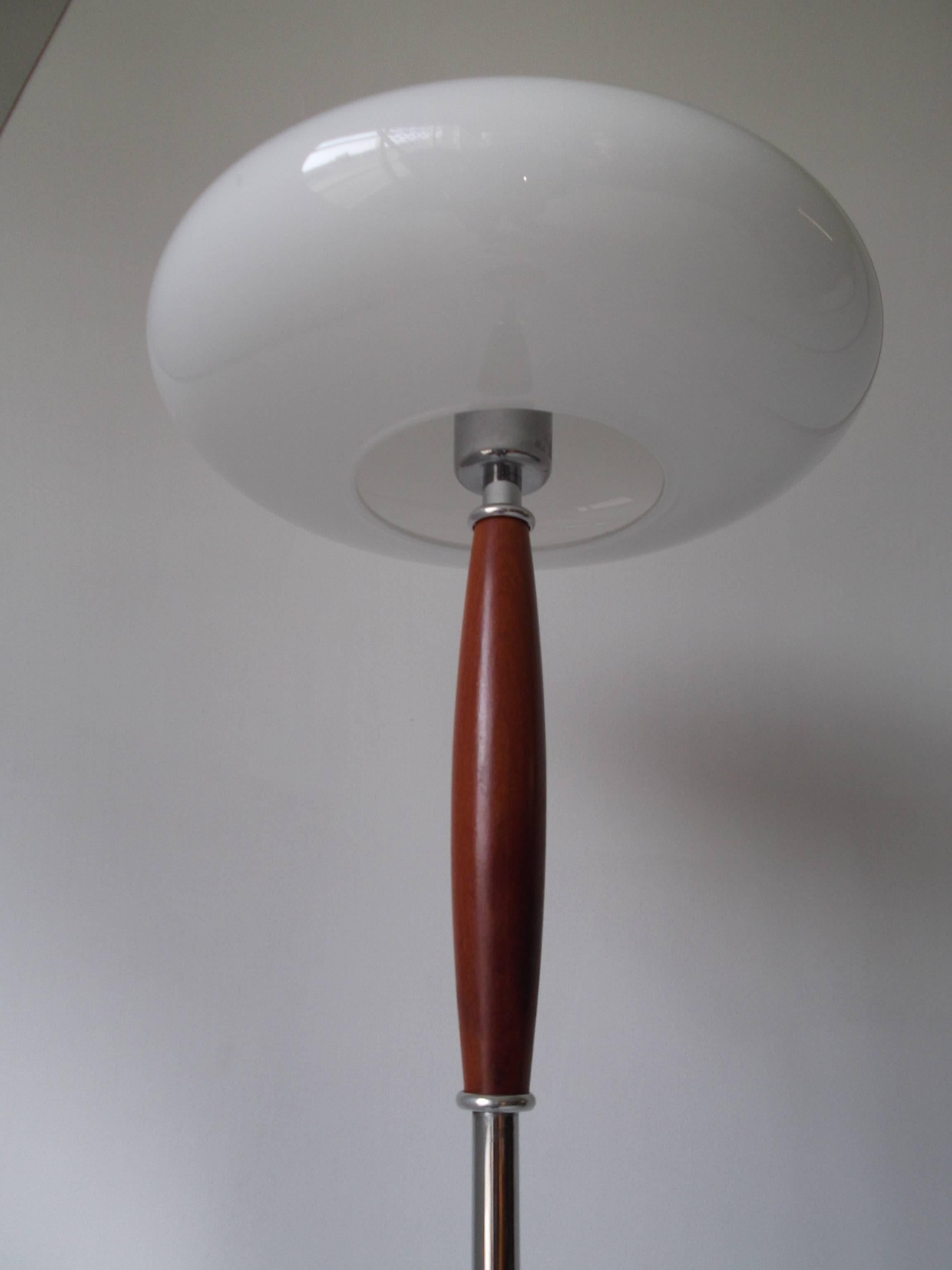 Signed Artemide Iole Mushroom Shade Floor Lamp In Excellent Condition In Tulsa, OK