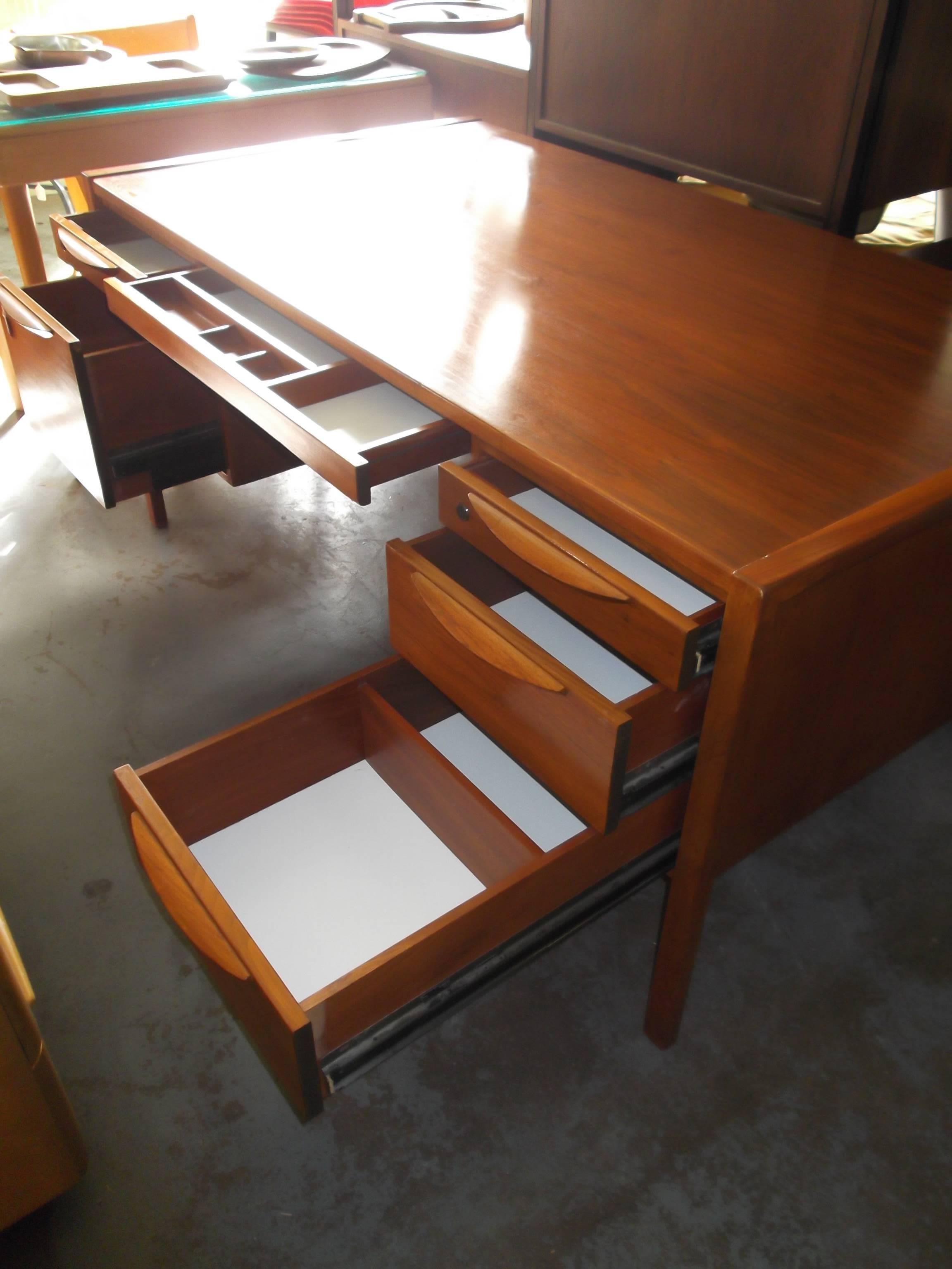 American Jens Risom Walnut Executive Desk with Eyelash Pulls