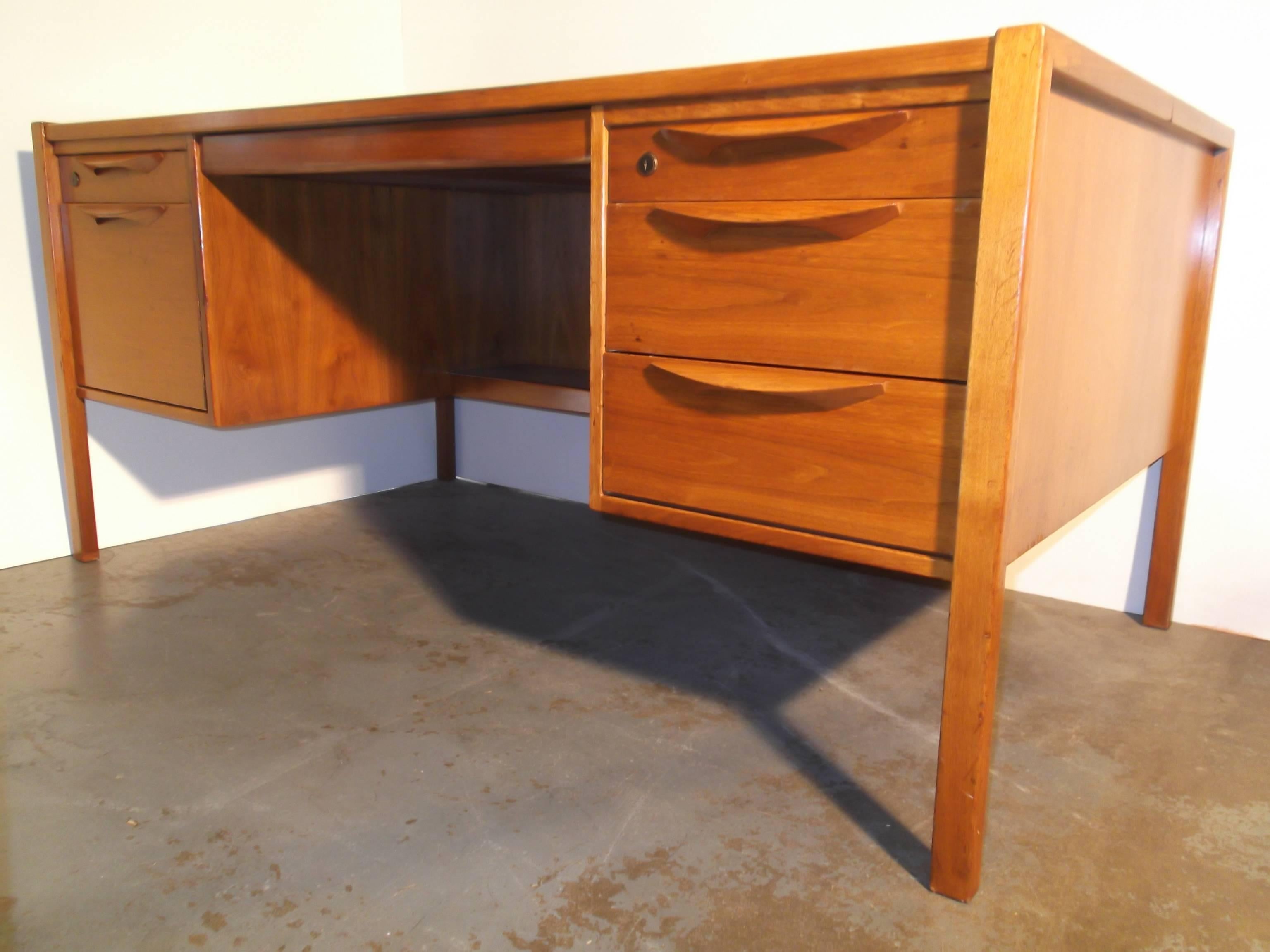 Mid-Century Modern Jens Risom Walnut Executive Desk with Eyelash Pulls