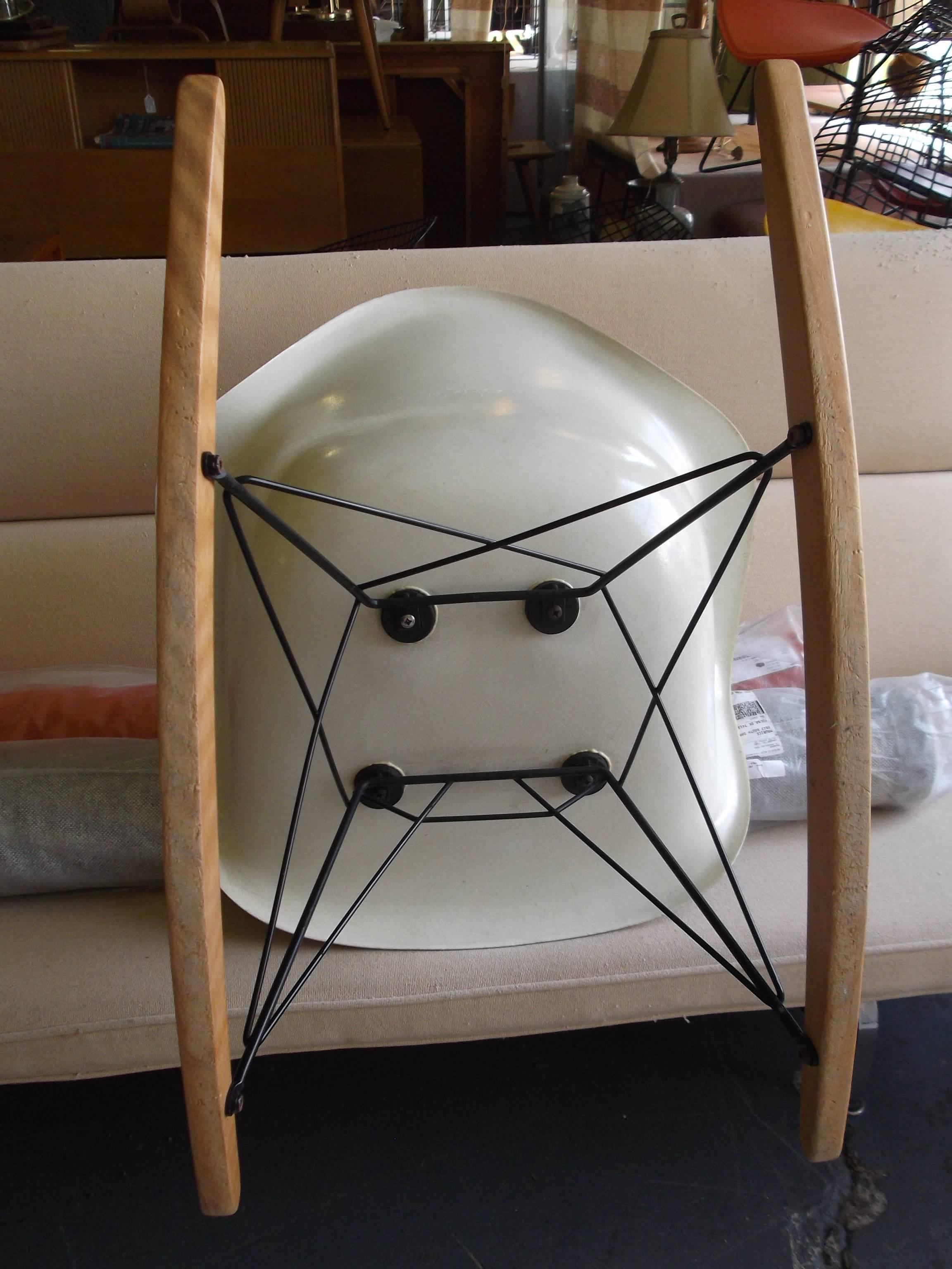 Charles Eames Herman Miller, 1955 Rocking Chair Two Triangle Summit Mark 1
