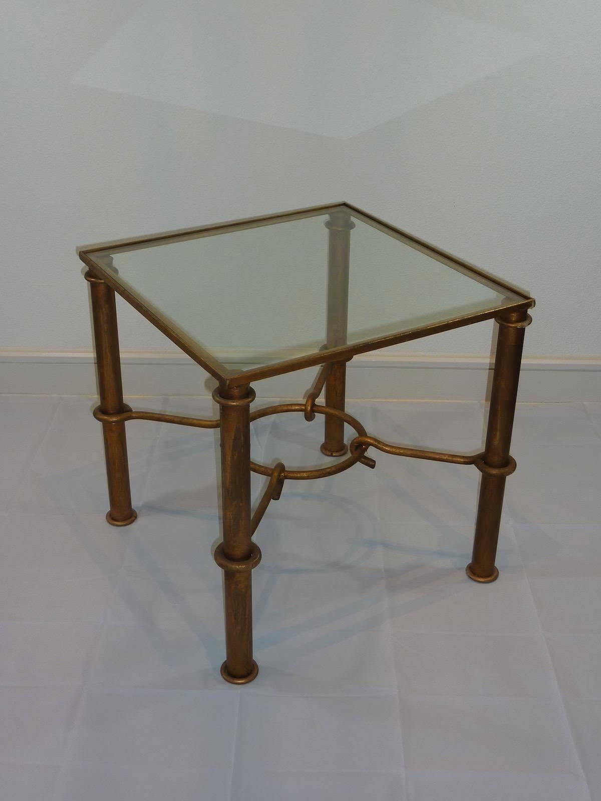Vintage metal faux bamboo end table. Very good vintage condition with minor signs of wear as expected with age and use, slight wear to the metal.