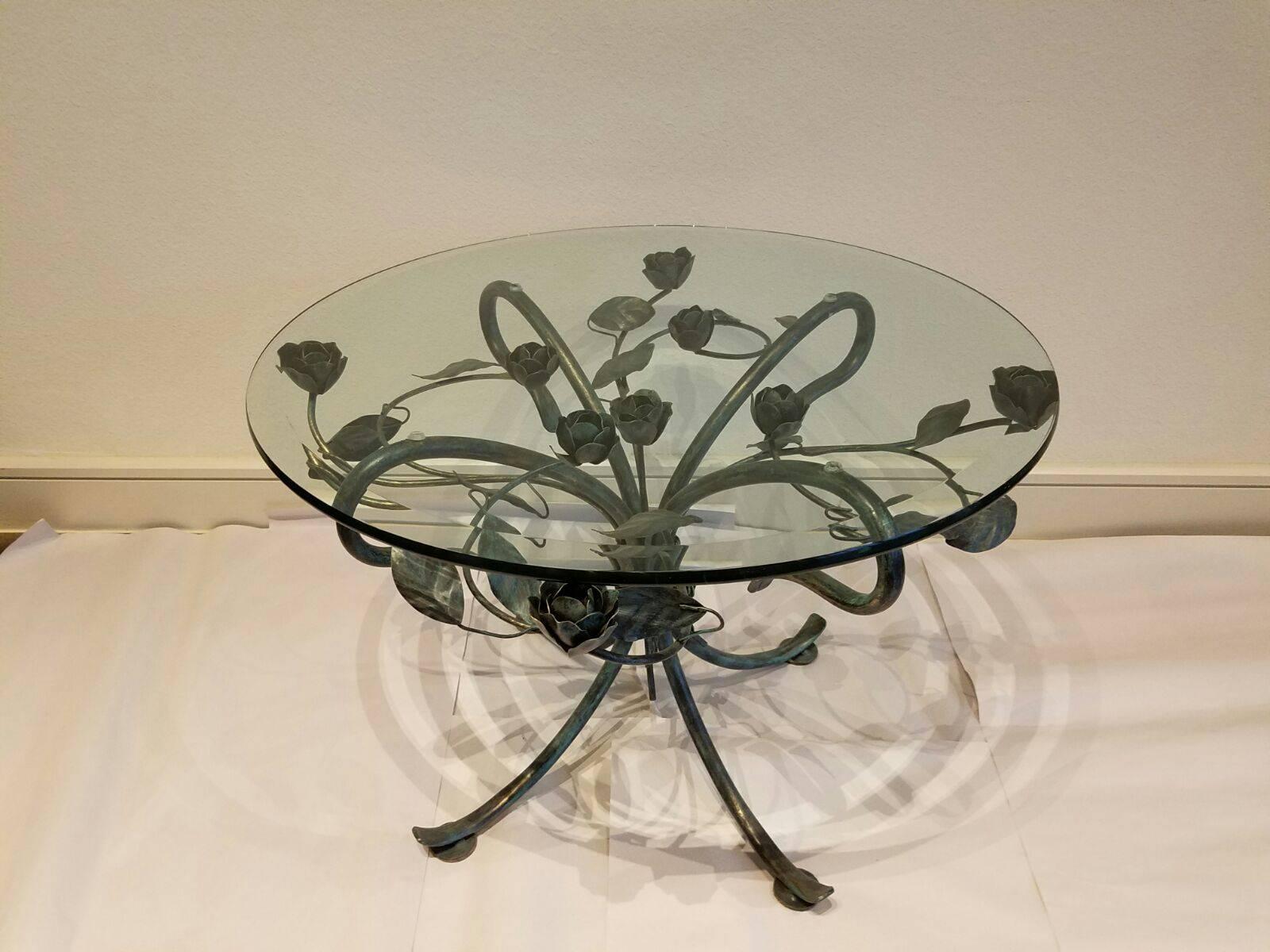 Italian Rose-Motif Side Table For Sale 1