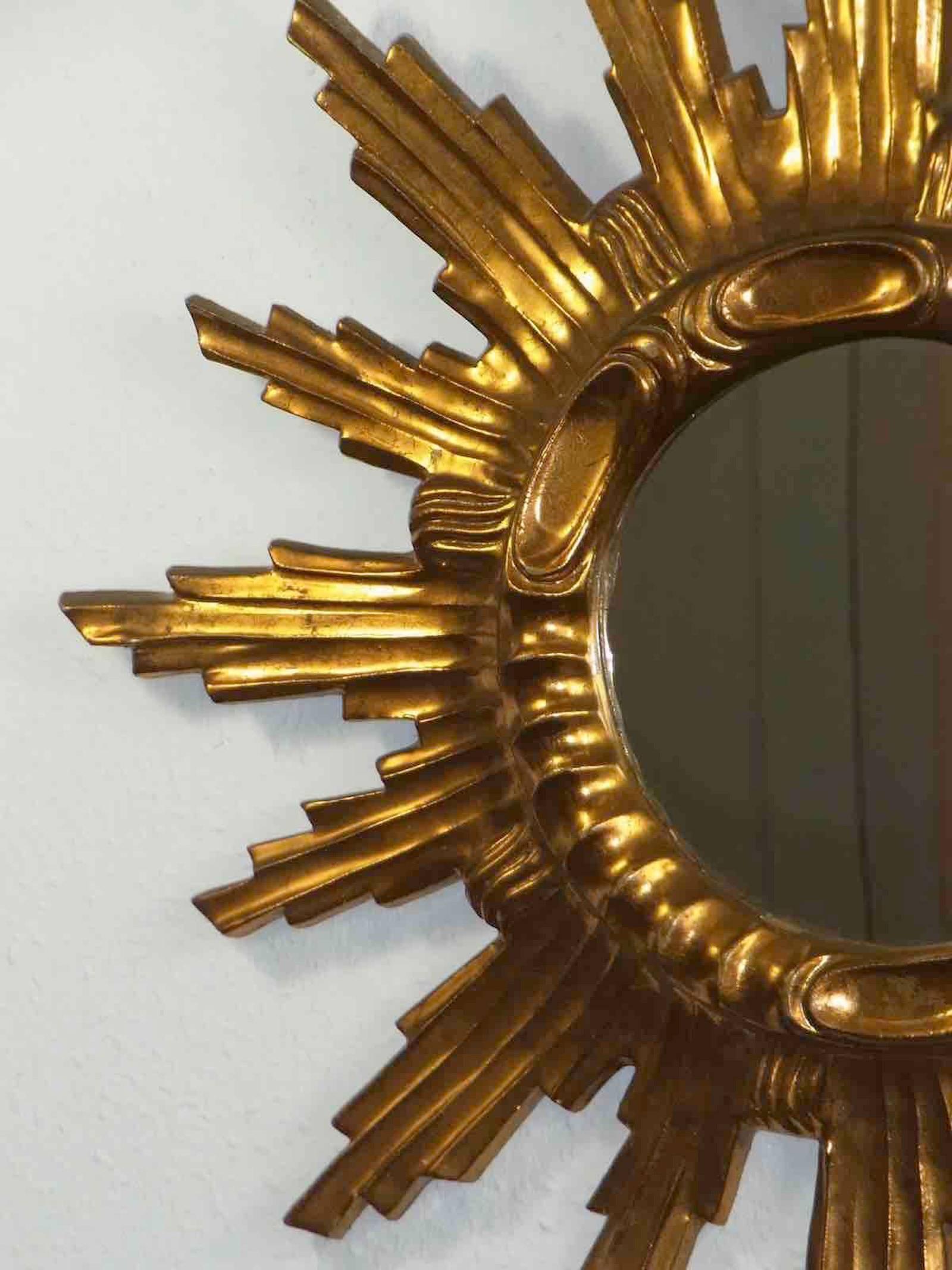 Mid-20th Century Starburst Sunburst Gilded Wood and Composition Mirror, Italy