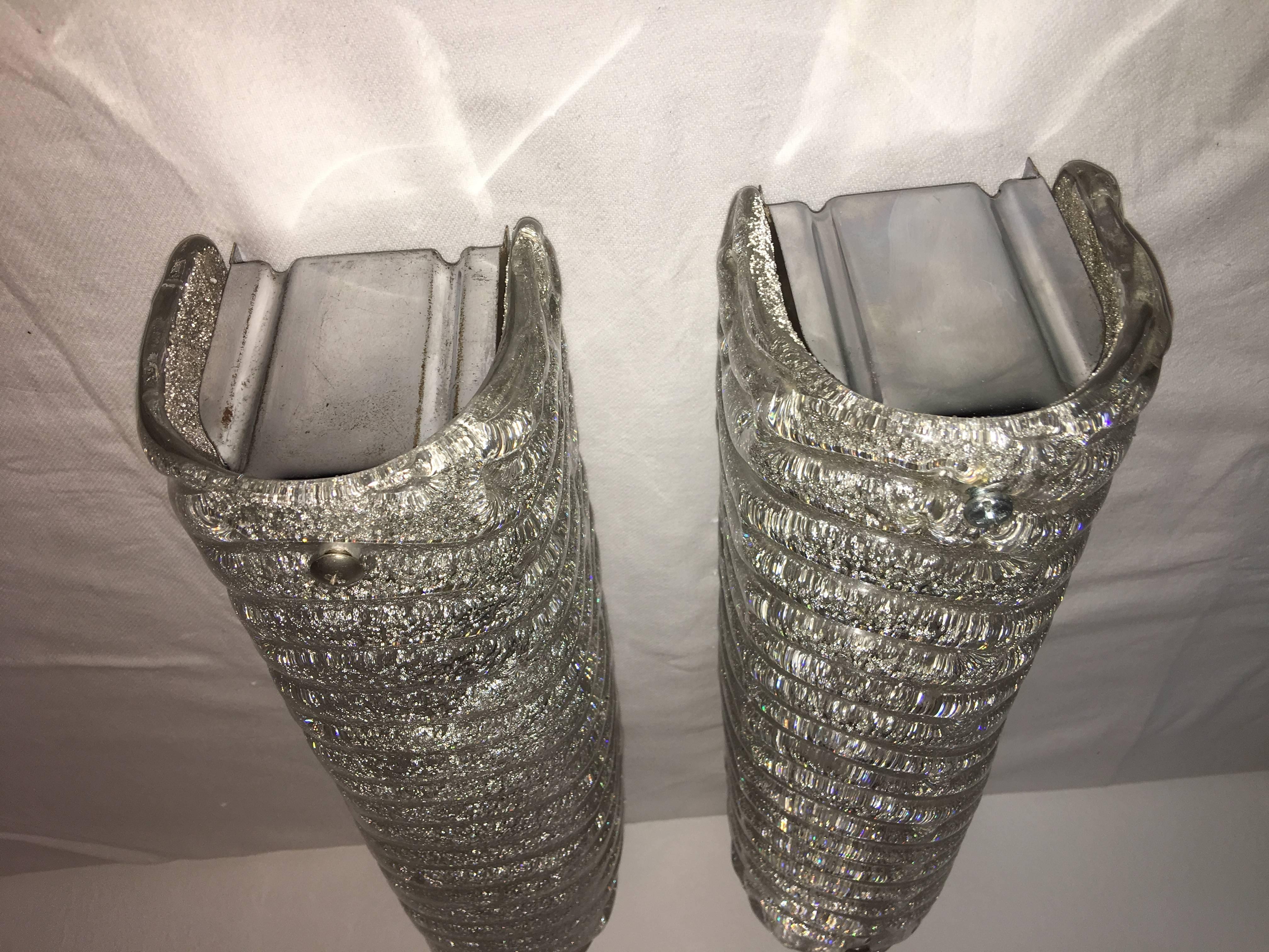 Pair of Mid-Century 1960s Ice Glass Wall Lamp Vanity Sconces In Good Condition For Sale In Frisco, TX