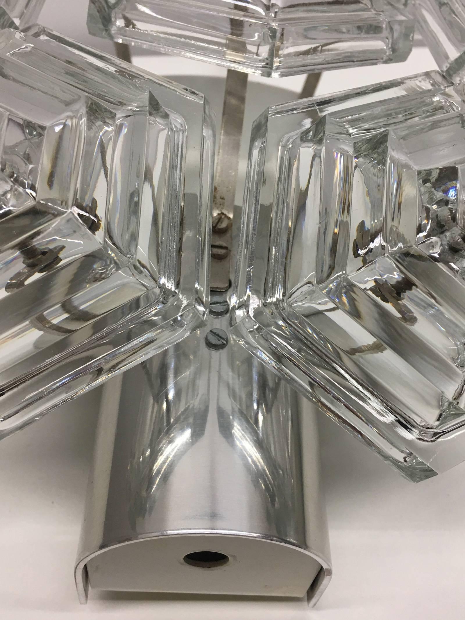 Pair of Midcentury Glass Prisms and Chrome Sputnik Sconces - 1960's For Sale 2