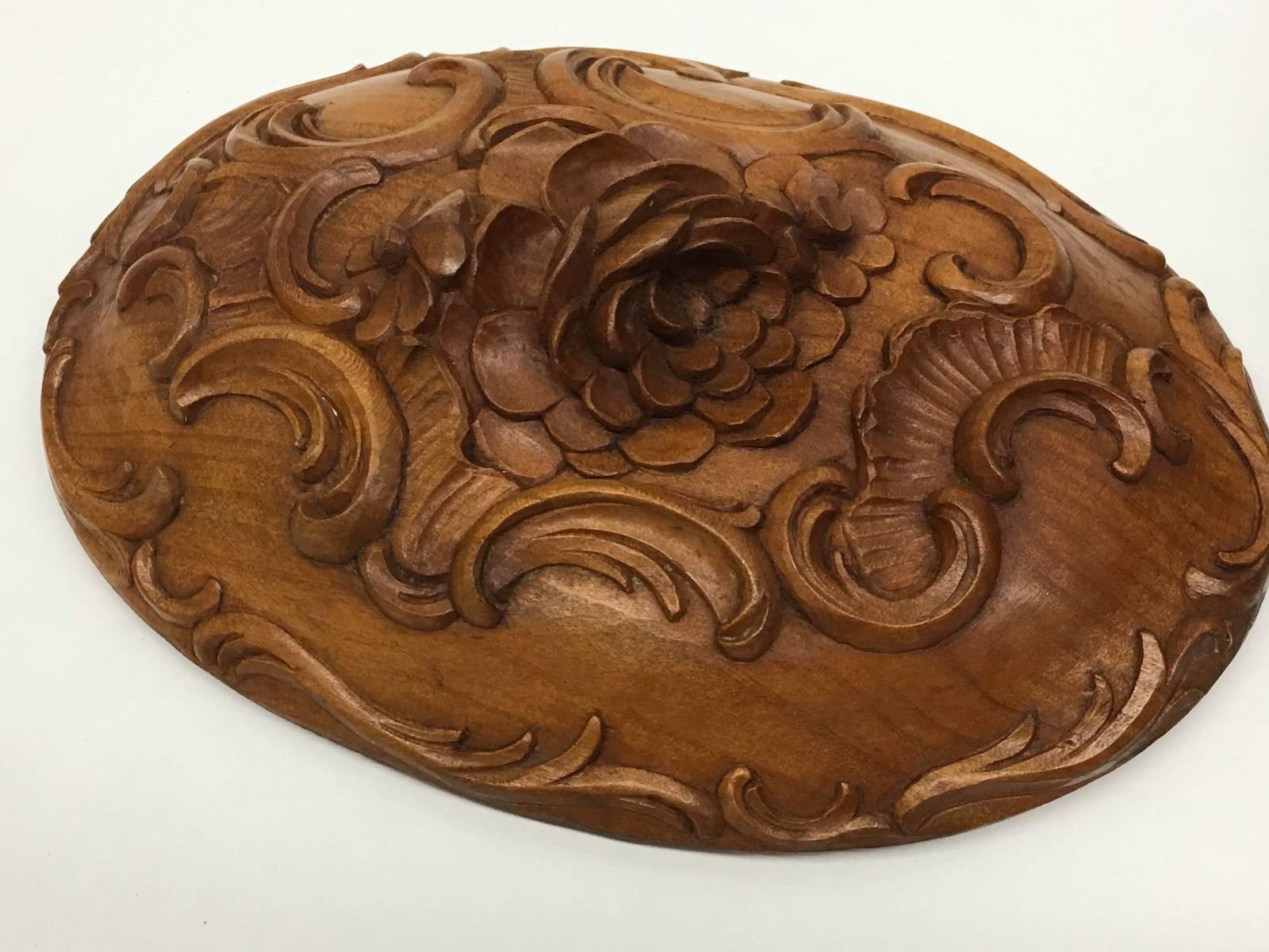 Carved Wood Black Forest Brienz Box with Floral Décor 4