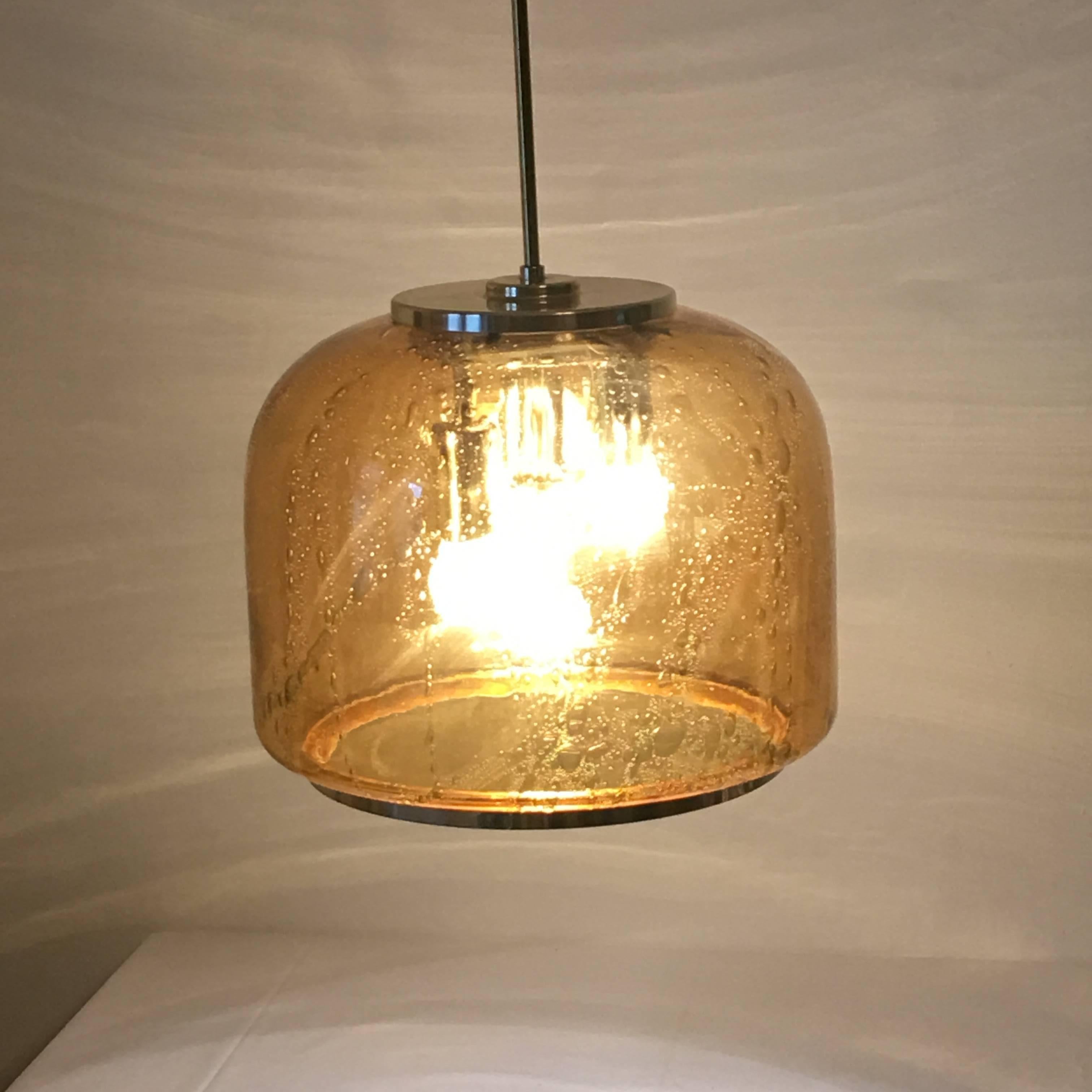 1960s Doria Honey Color Air Bubble Glass Pendent Chandelier In Good Condition For Sale In Frisco, TX