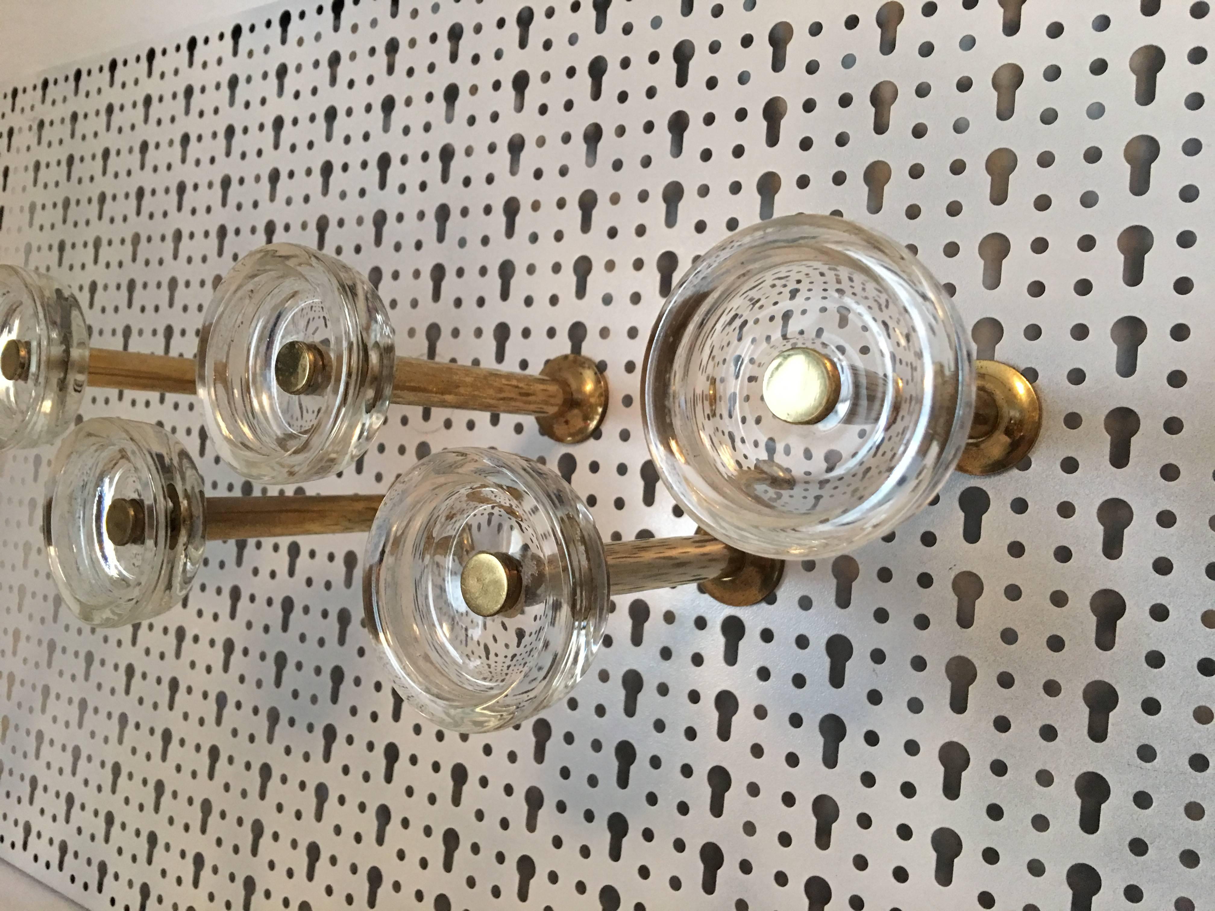 Five Midcentury Wall Hook Brass and Glass, Italy, 1970s In Good Condition In Frisco, TX