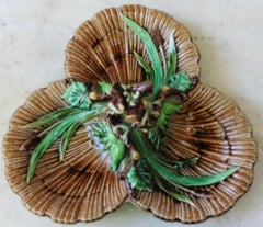 Majolica Hazelnut Platter with Handle Sarreguemines, circa 1880