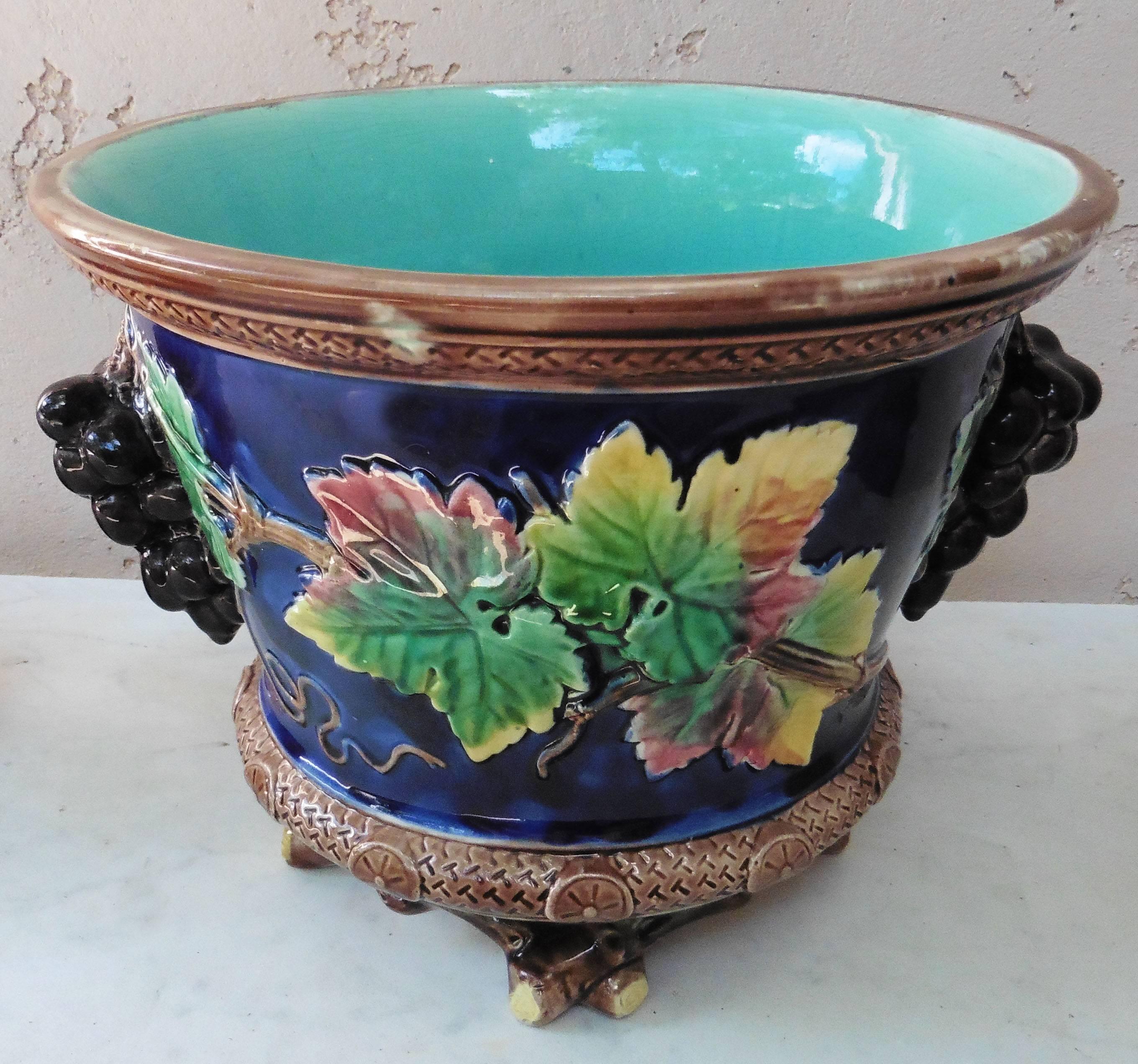 Colorful English Victorian jardinière cache pot with grapes leaves and grapes handles, circa 1880.