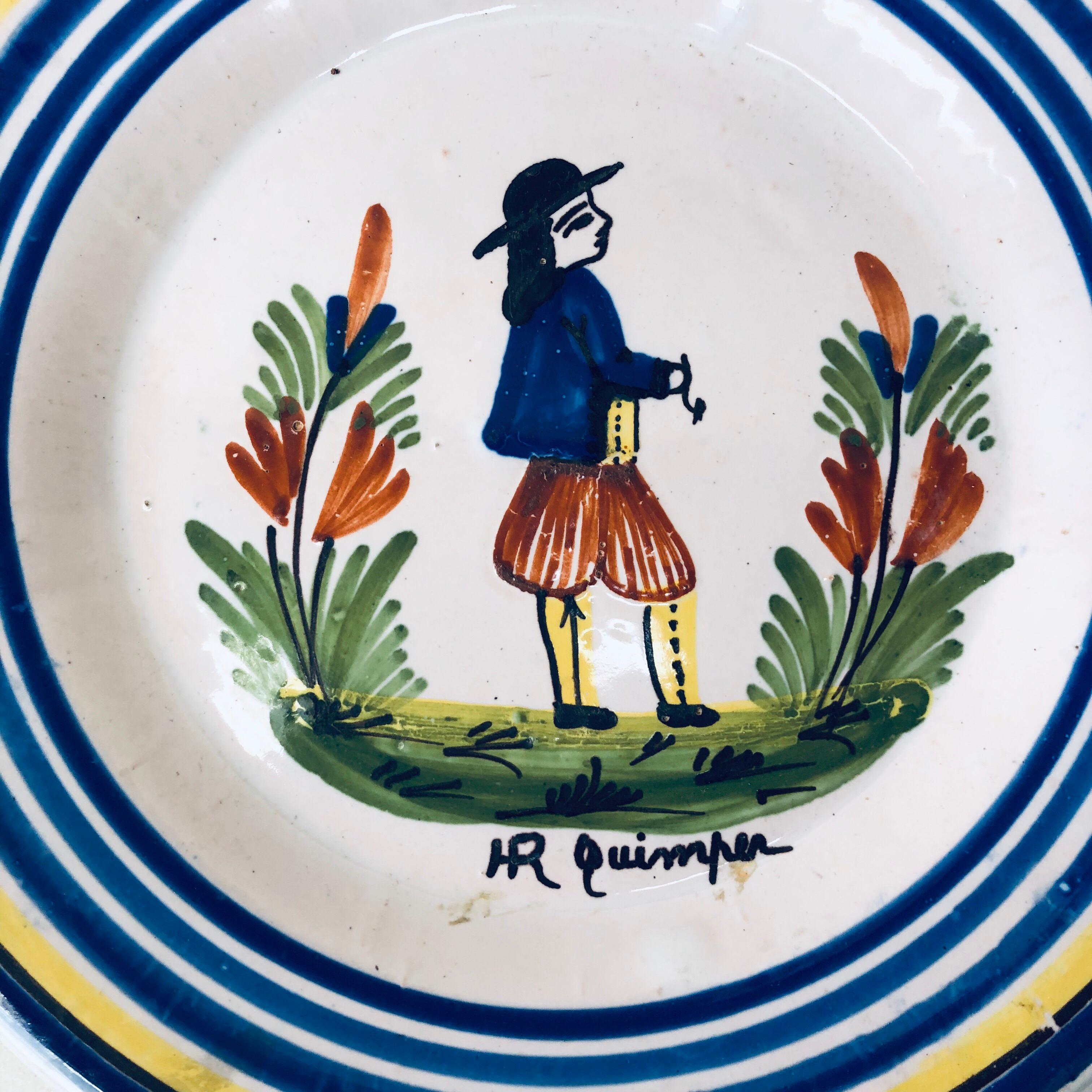 French faience Quimper plate signed Henriot Quimper, circa 1920.