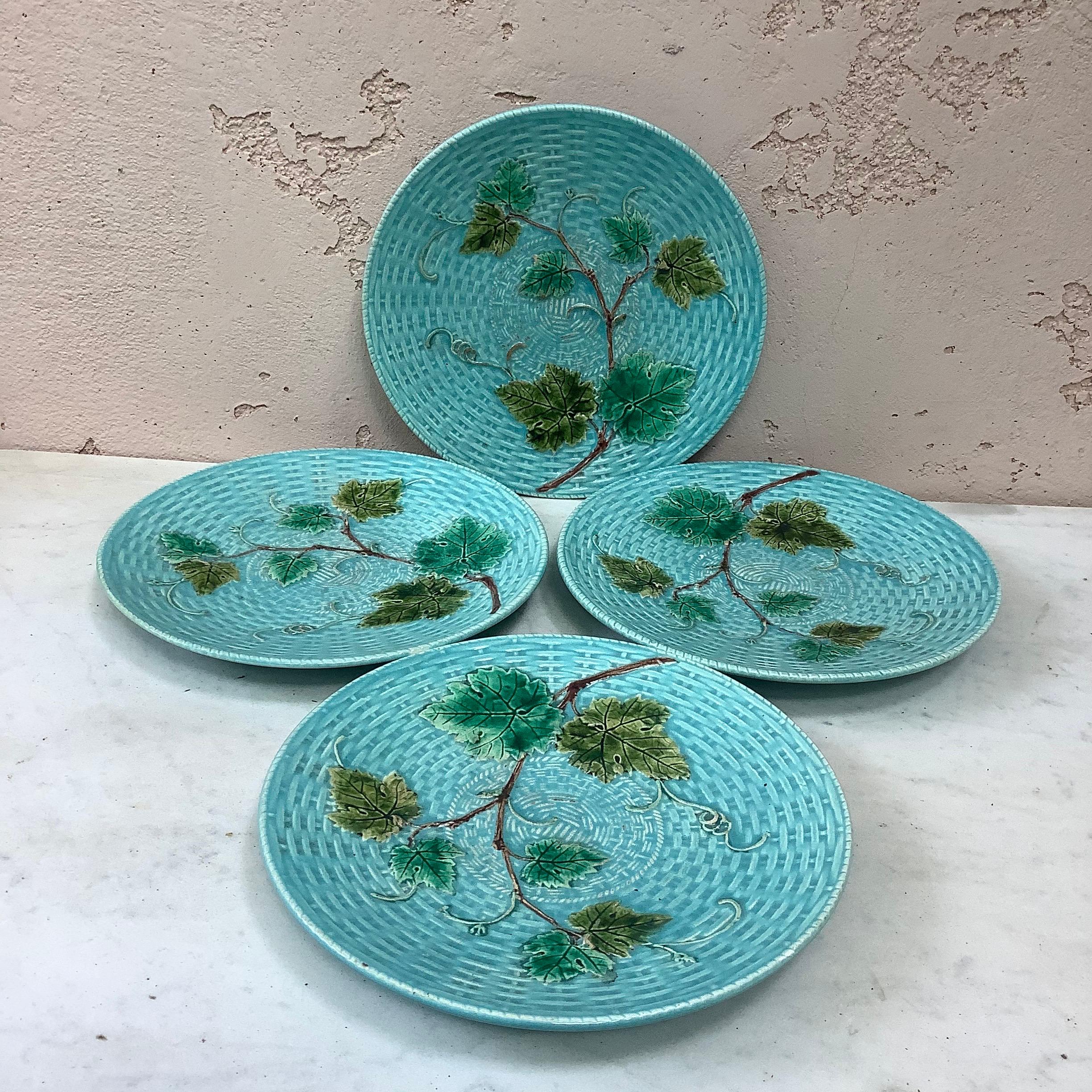 Late 19th Century Majolica Vine Leaves Plate Sarreguemines Circa 1890