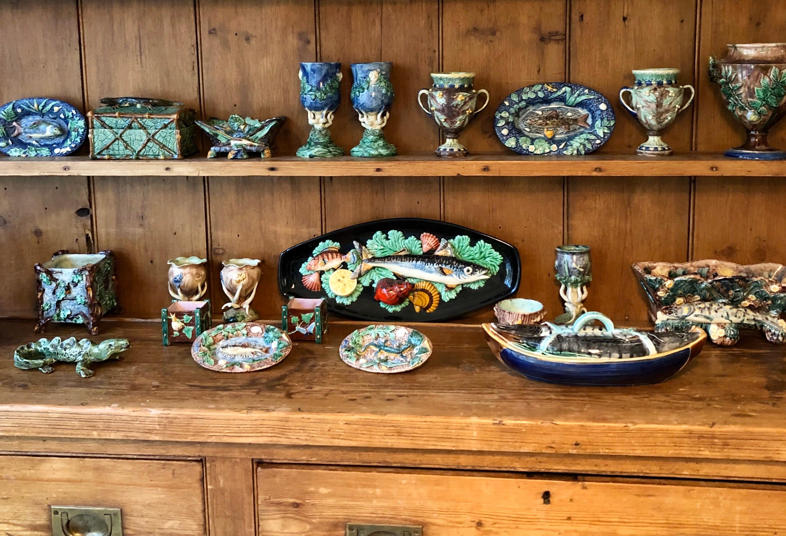 Paar Majolika-Palissy-Vasen mit Schmetterlingen Thomas Sergent:: um 1880 im Angebot 4