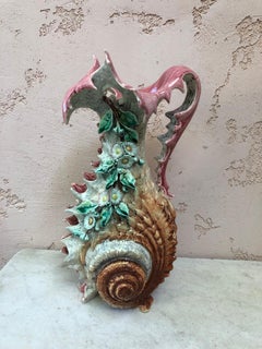 Grand pichet à coquillages en majolique rare Fives Lille, vers 1890