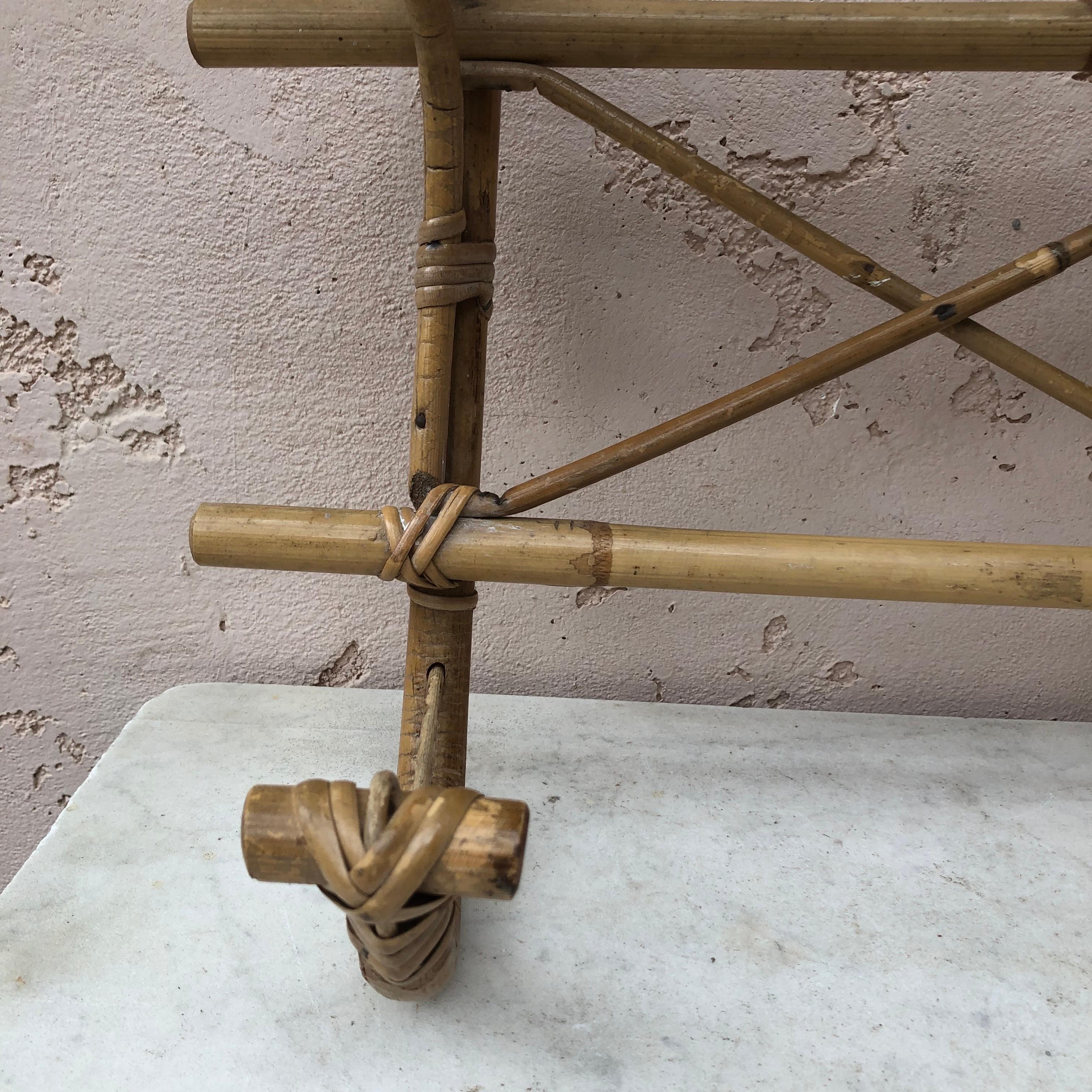 Appendiabiti francese in rattan e bambù Louis Sognot, circa 1950 In condizioni buone in vendita a Austin, TX