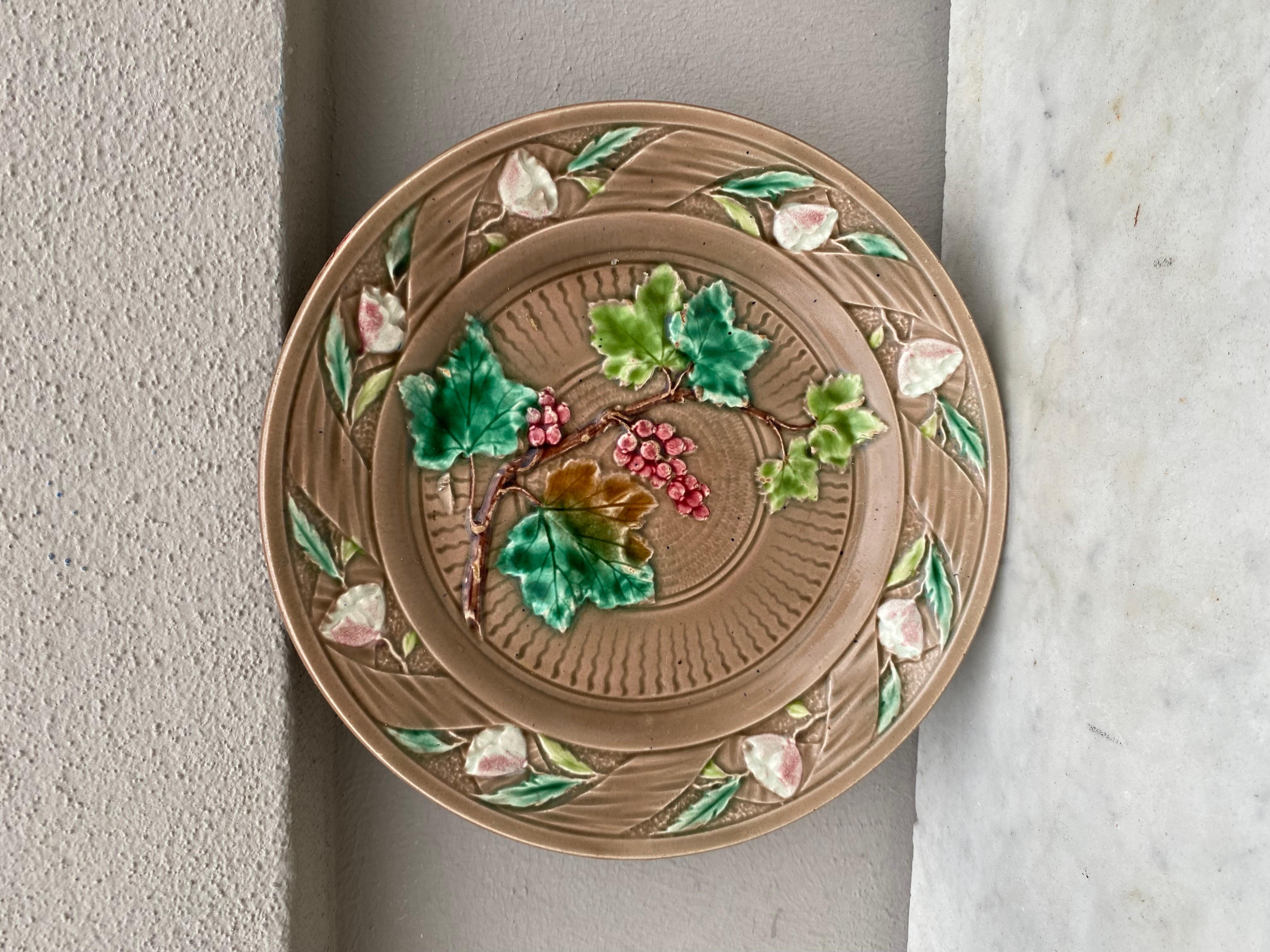 Late 19th Century French Majolica Grape & Flowers Plate Luneville, circa 1880 For Sale