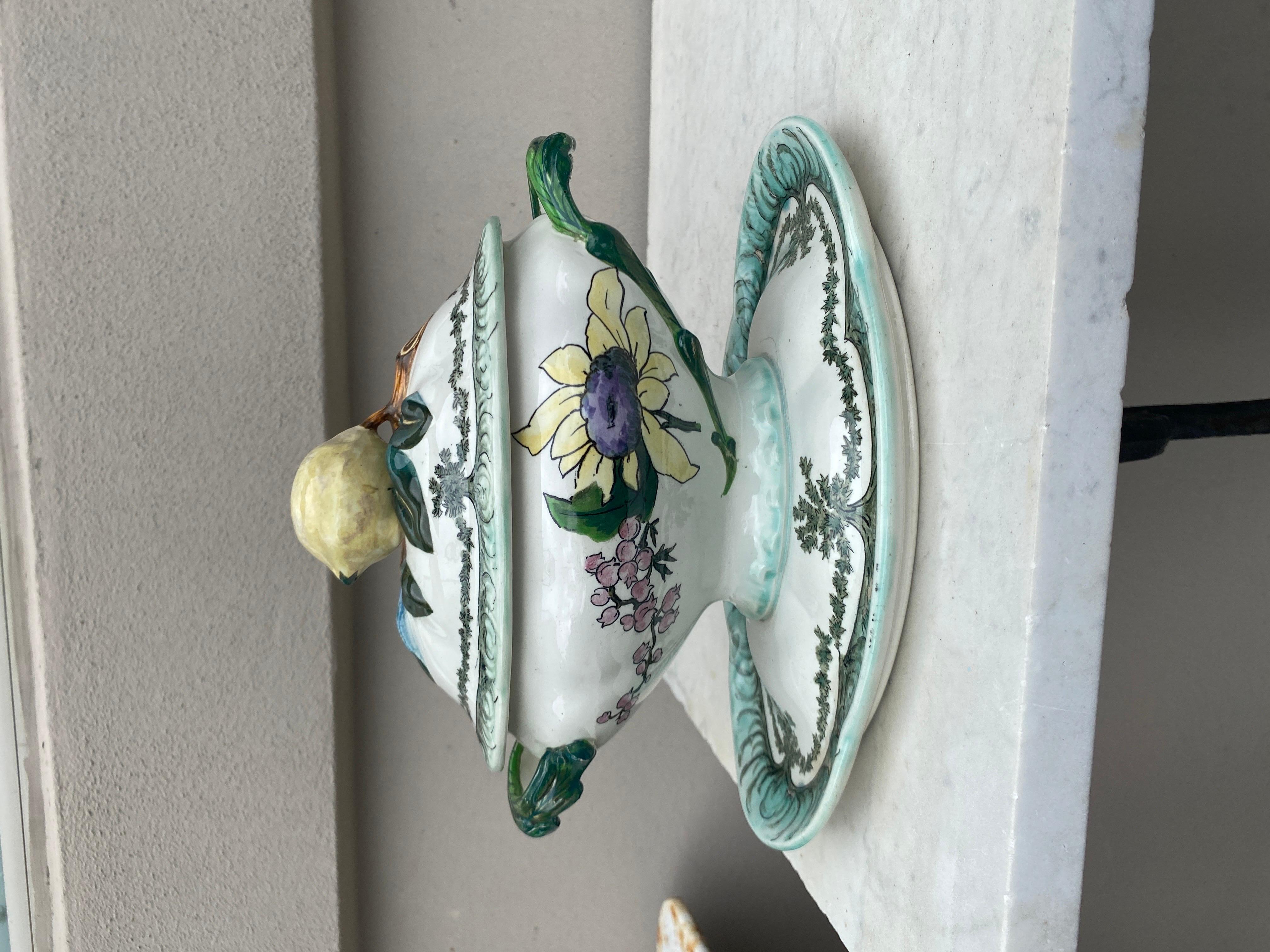 French Faience Sunflower Tureen Creil et Montereau, Circa 1890 For Sale 6