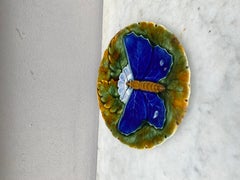 Piatto di maiolica blu a forma di farfalla Josef Steidl Znaim, 1890 circa