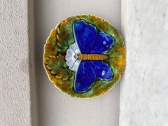 Blauer Majolika-Schmetterlingsteller Josef Steidl Znaim, um 1890