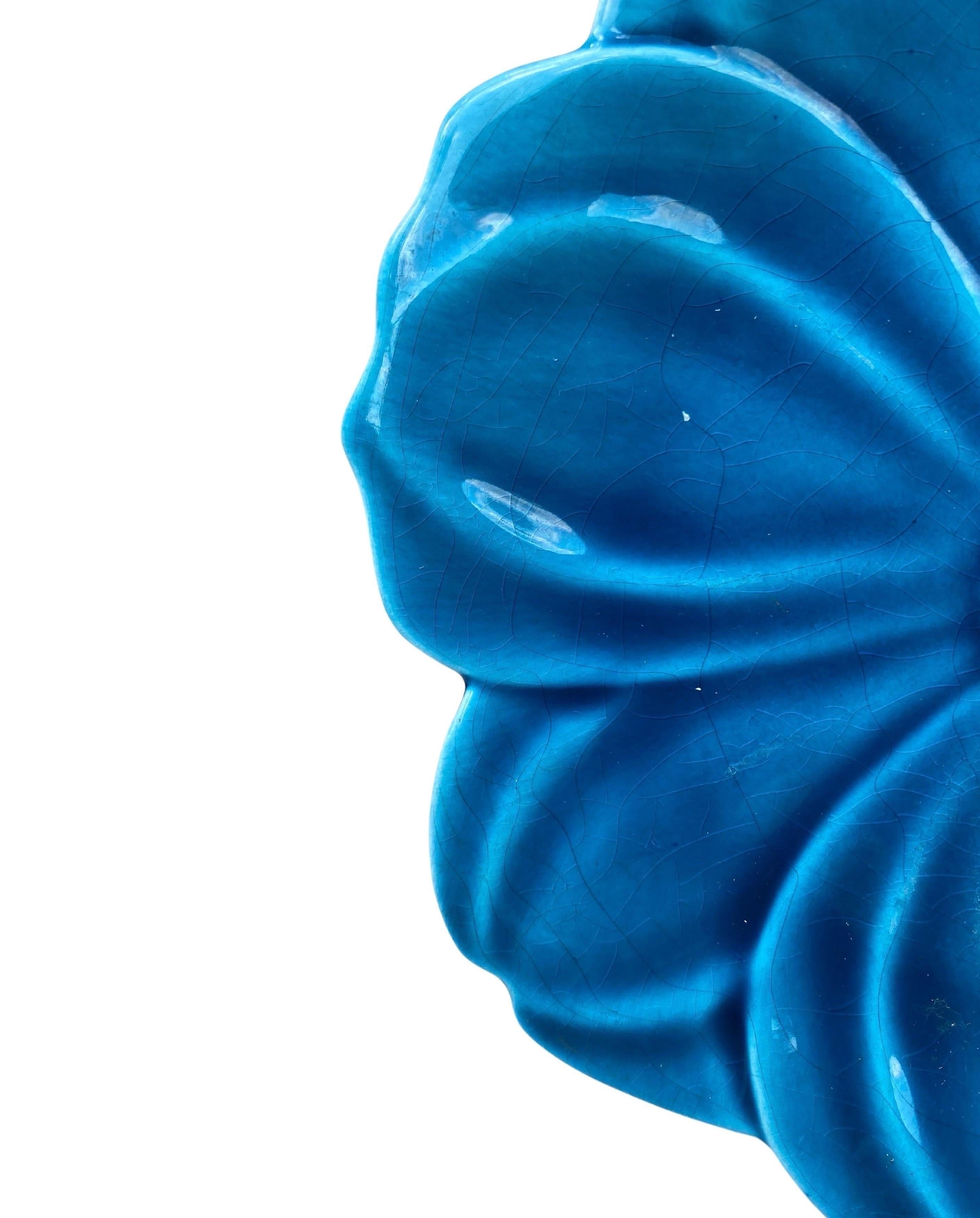 Large French Mid-Century Majolica Blue Flower Plate Charolles In Good Condition For Sale In Austin, TX