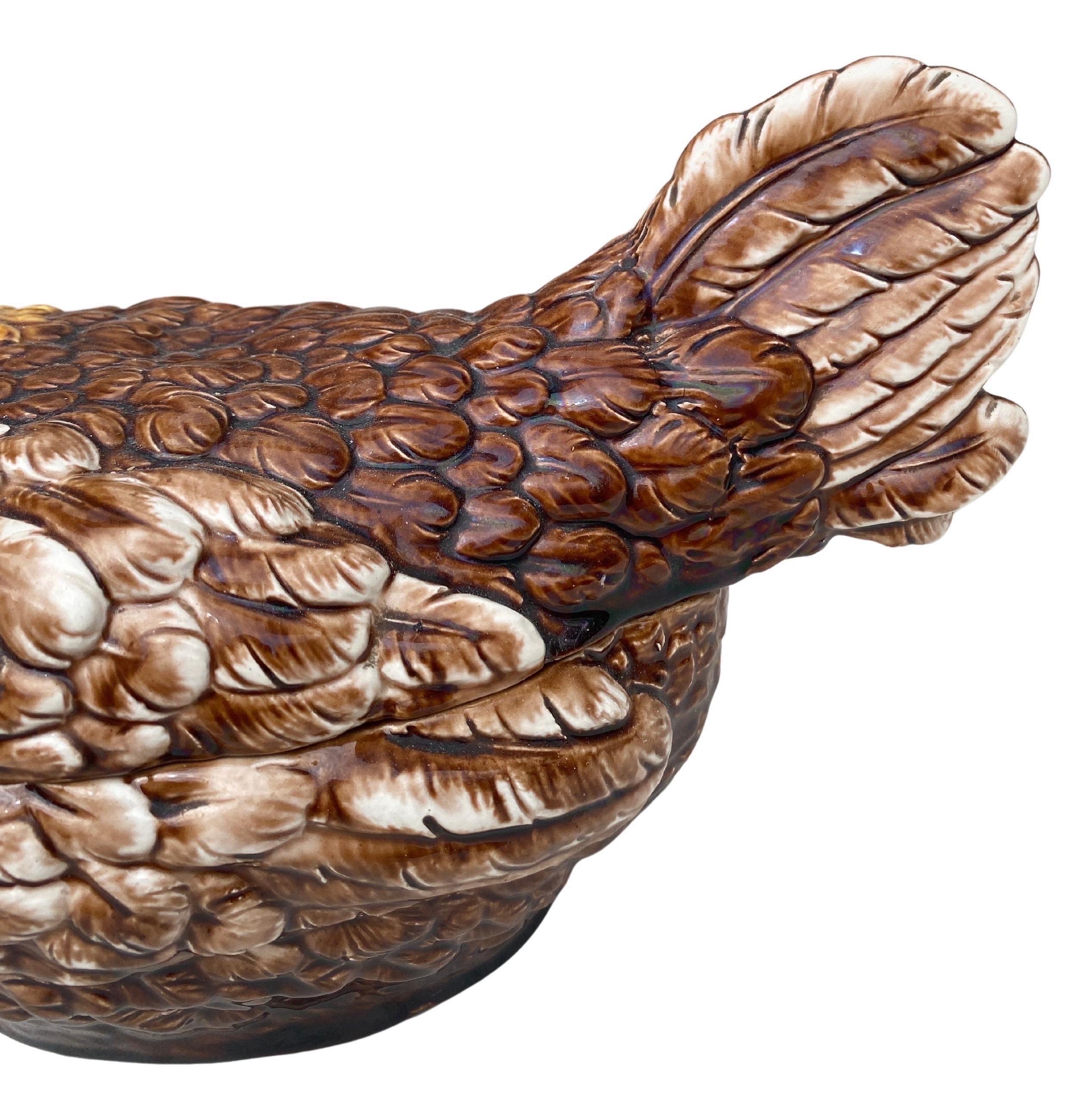 Sopera de gallina de mayólica austriaca del siglo XIX en venta 1