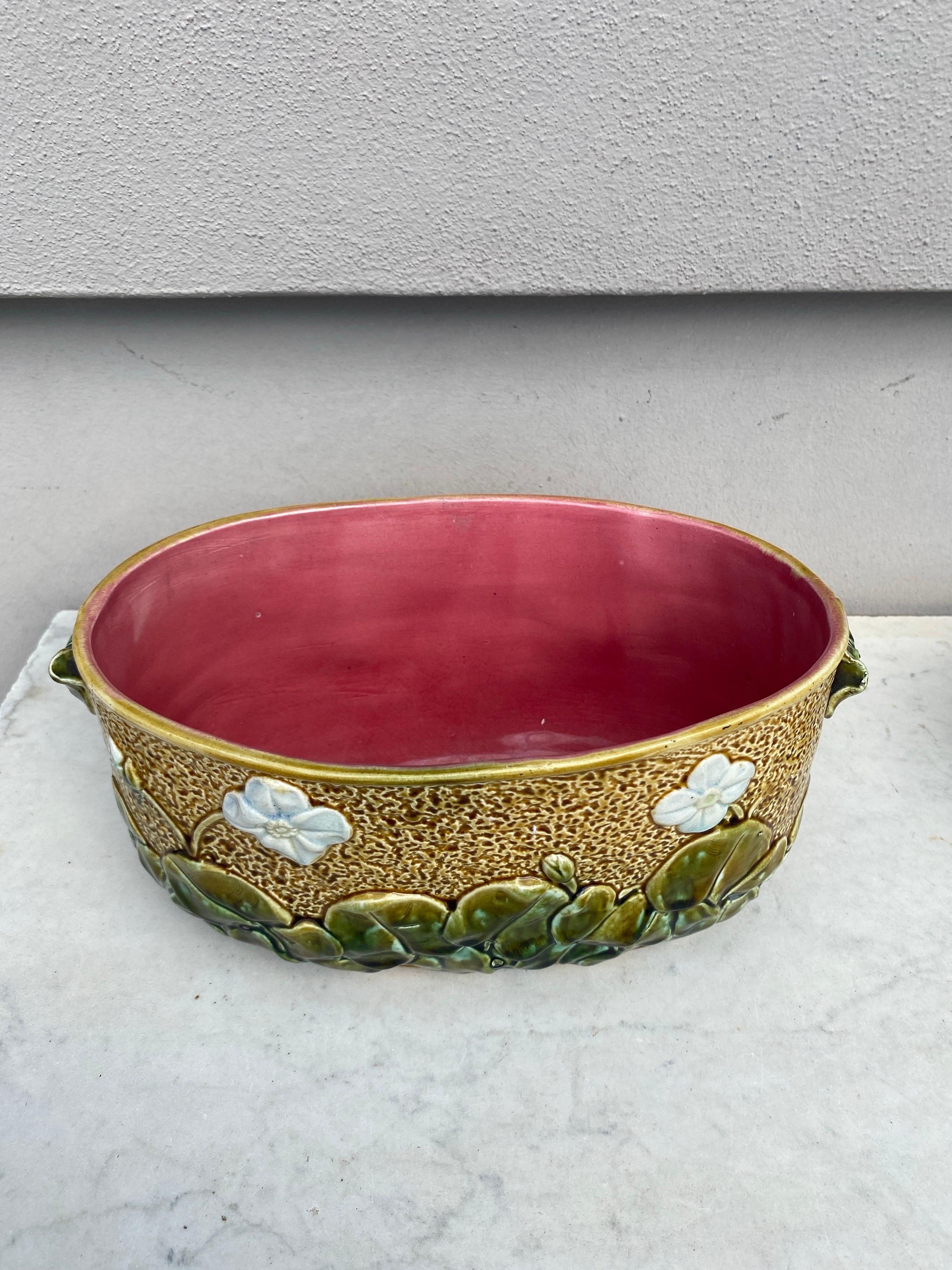 French Majolica White Flowers Jardinière, circa 1880 For Sale 2