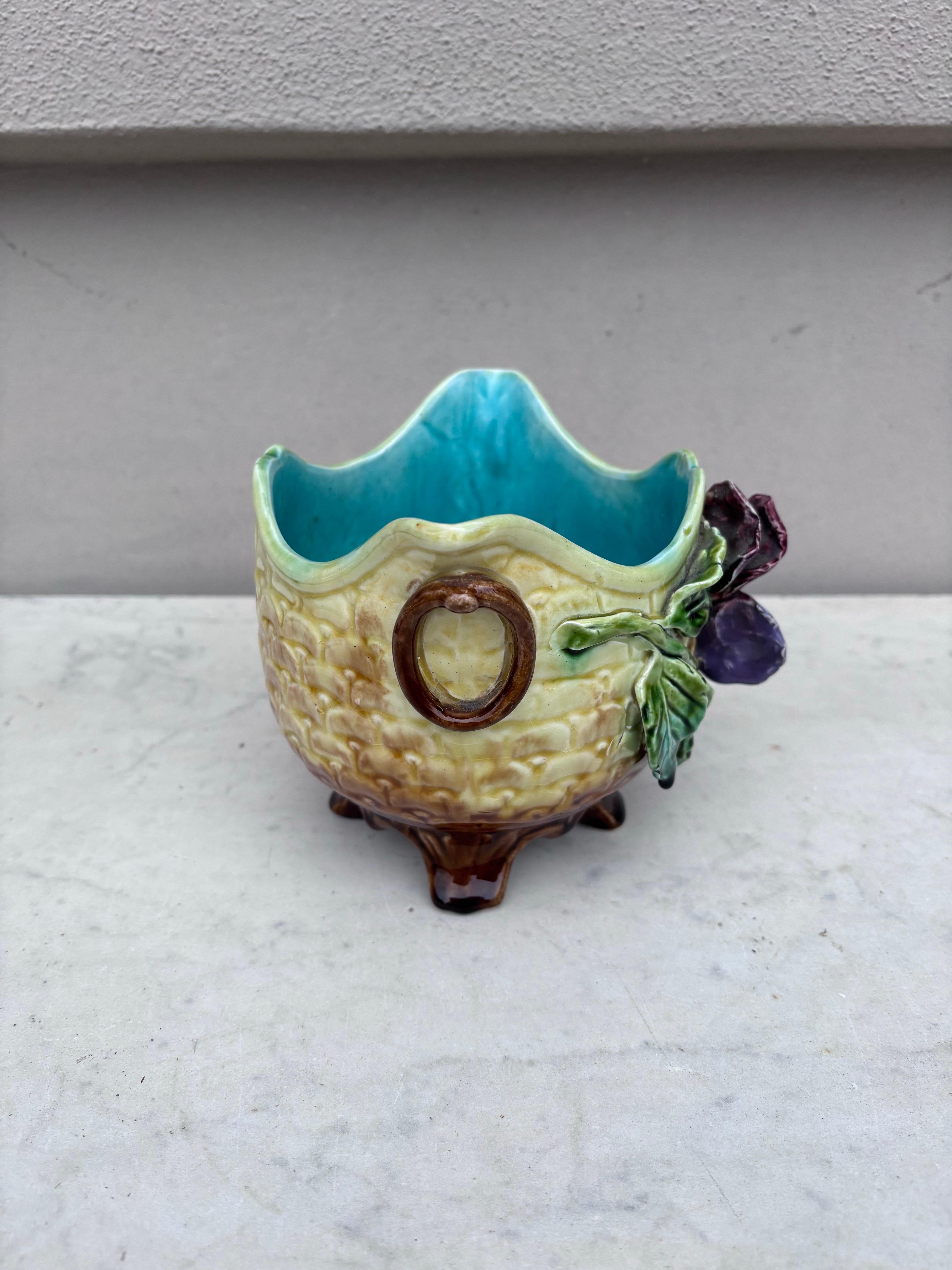 Cache pot à pensées en majolique française, vers 1880 Bon état - En vente à Austin, TX