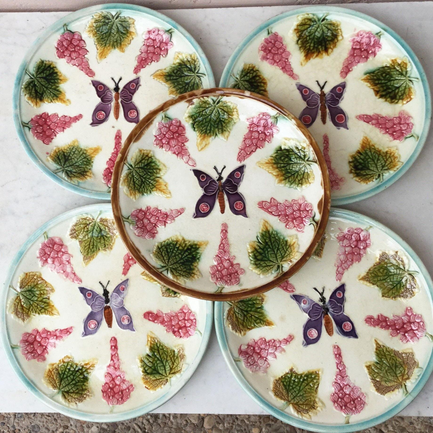 Majolica Plate with Butterfly and Fruits, circa 1890 In Good Condition For Sale In Austin, TX