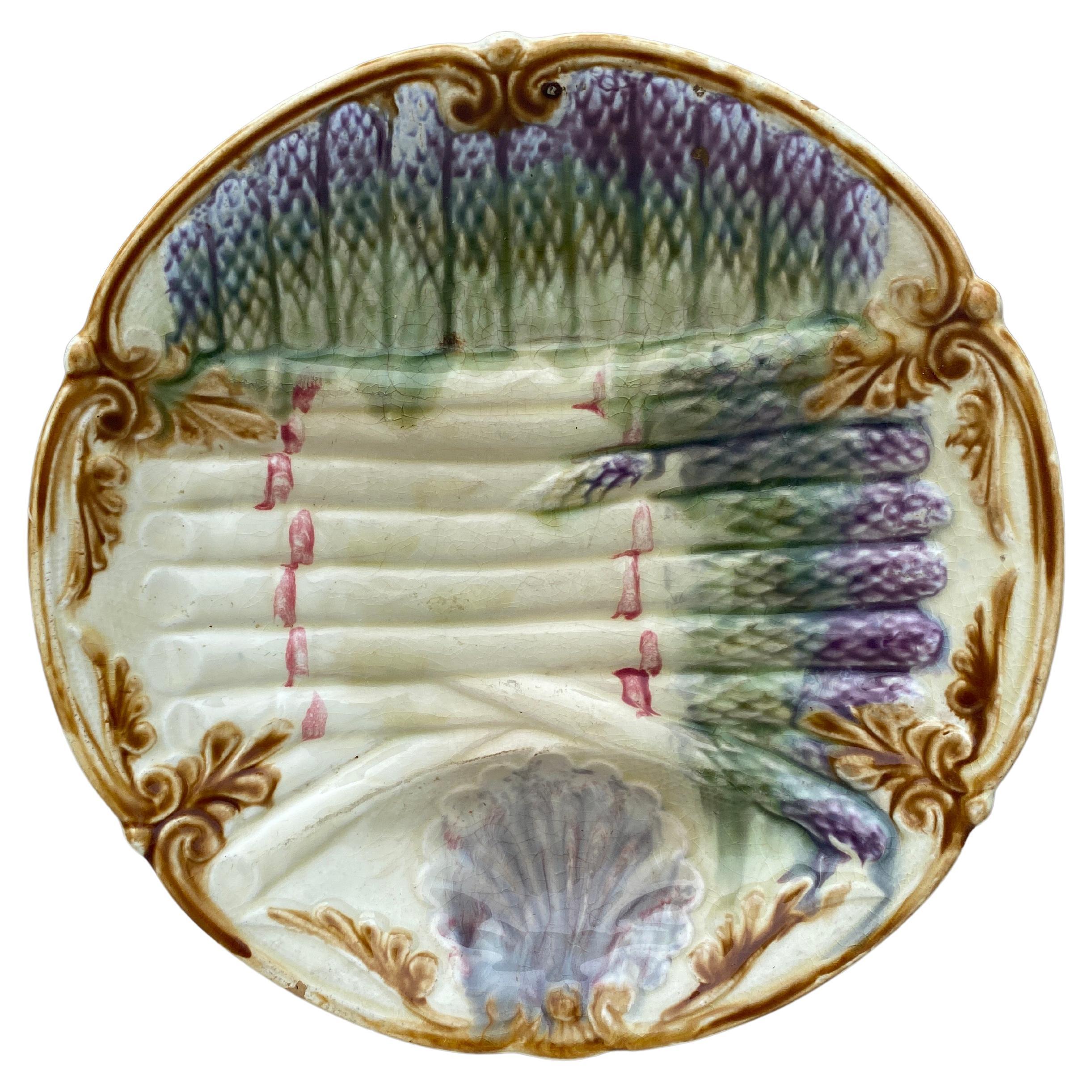Assiette à asperges en majolique française Onnaing, vers 1890