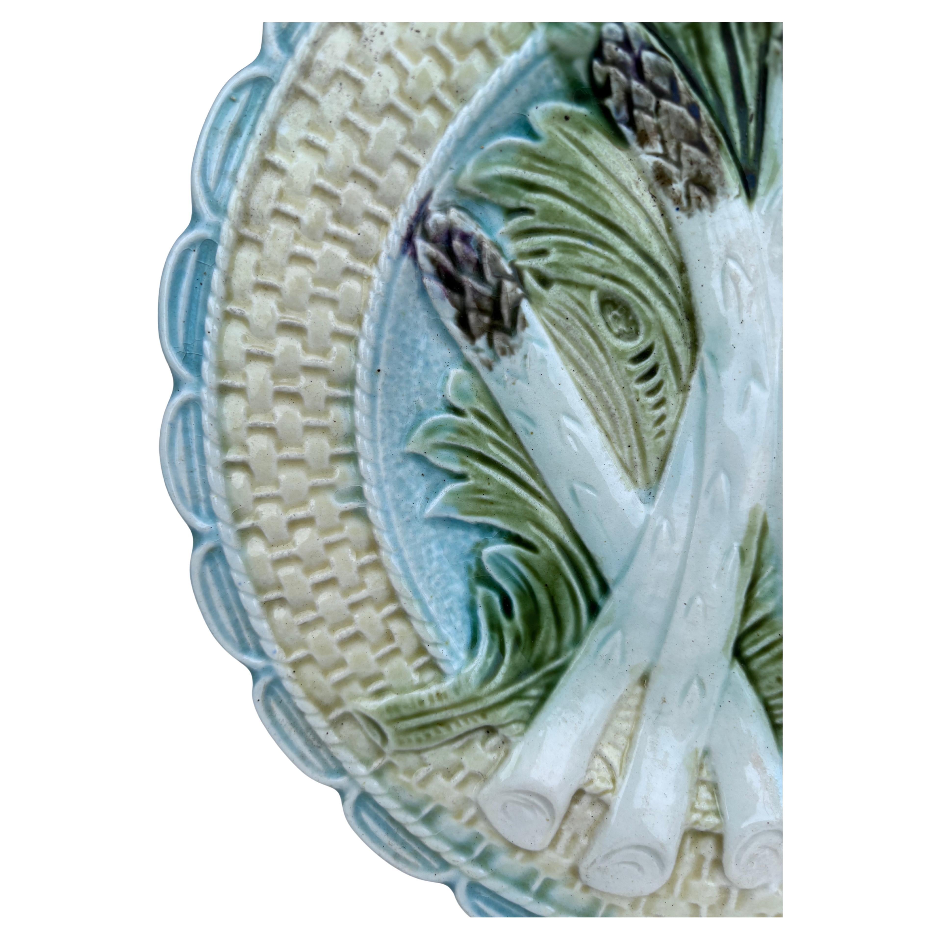 French Majolica Asparagus Plate Salins, circa 1890 In Good Condition For Sale In Austin, TX