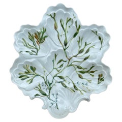 Piatto da ostriche in porcellana con alghe Limoges, 1900 circa