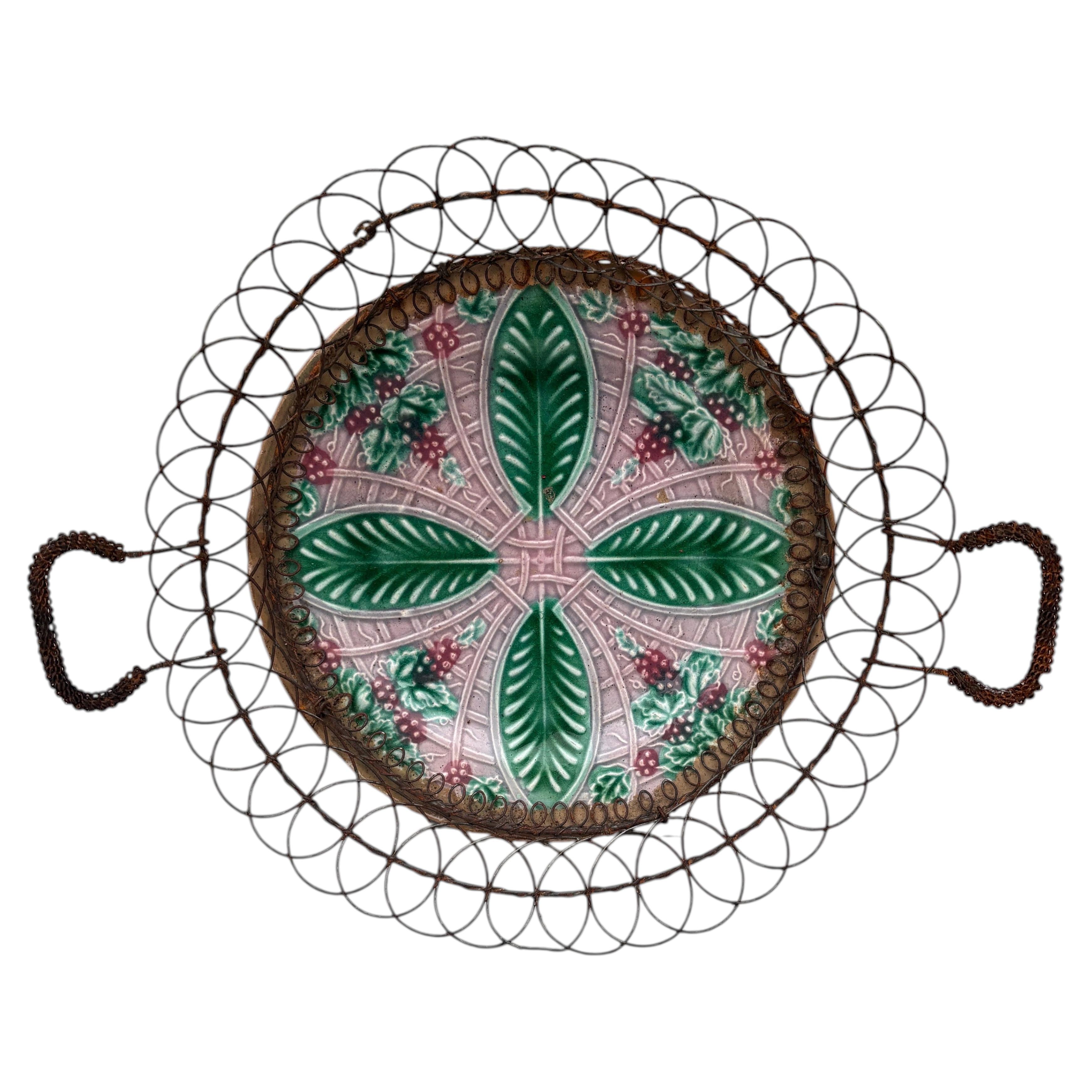 Panier en fil de fer majolique français Salins vers 1890