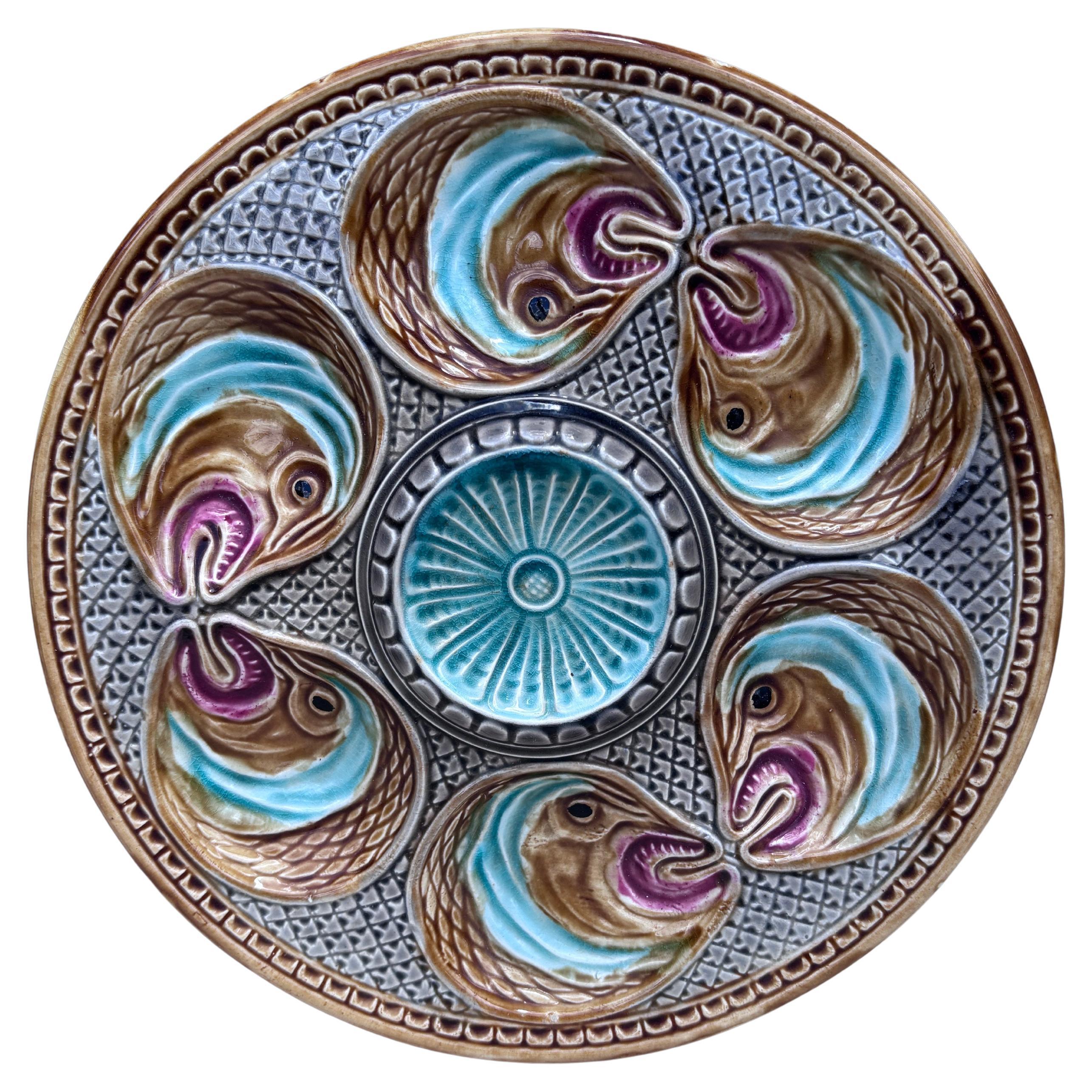 19th Century Majolica Fish Heads Oyster Plate Onnaing