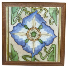 Salvamanteles de mayólica Art Nouveau Circa 1900