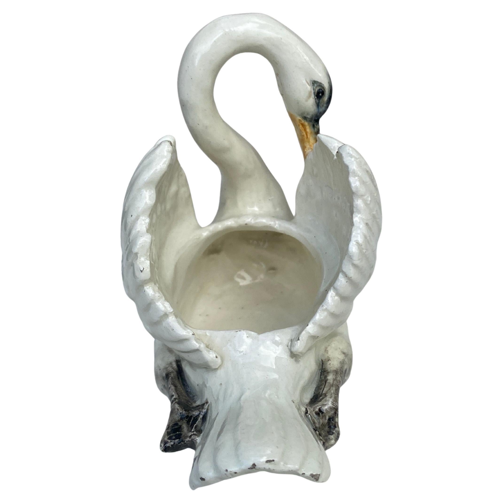 Art Nouveau Jardinière in maiolica a forma di cigno bianco Delphin Massier, 1890 ca. in vendita