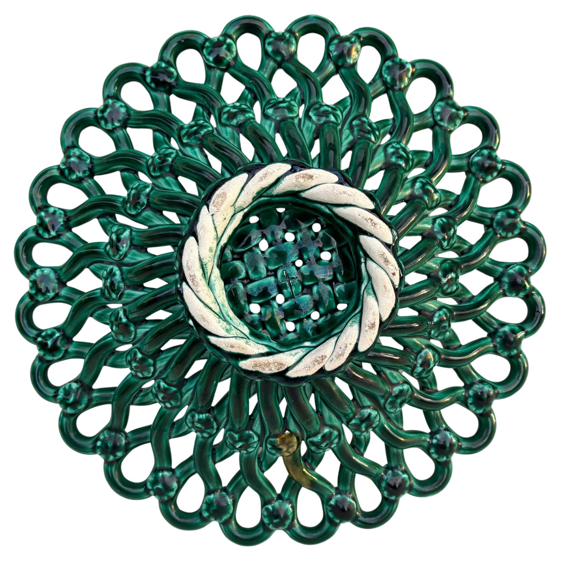Grand bol rond ou panier en majolique verte de Vallauris circa 1950 en vente 2